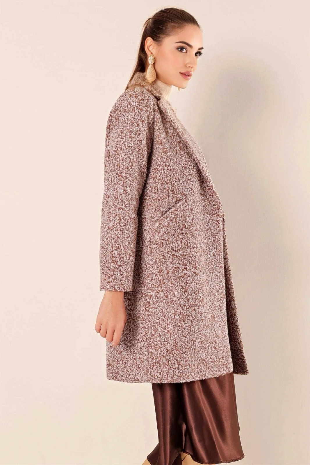 Kadın Kırçıllı Kahverengi Tek Düğmeli Çift Cepli Astarlı Buklet Kaşe Kaban HZL22W-BD190821