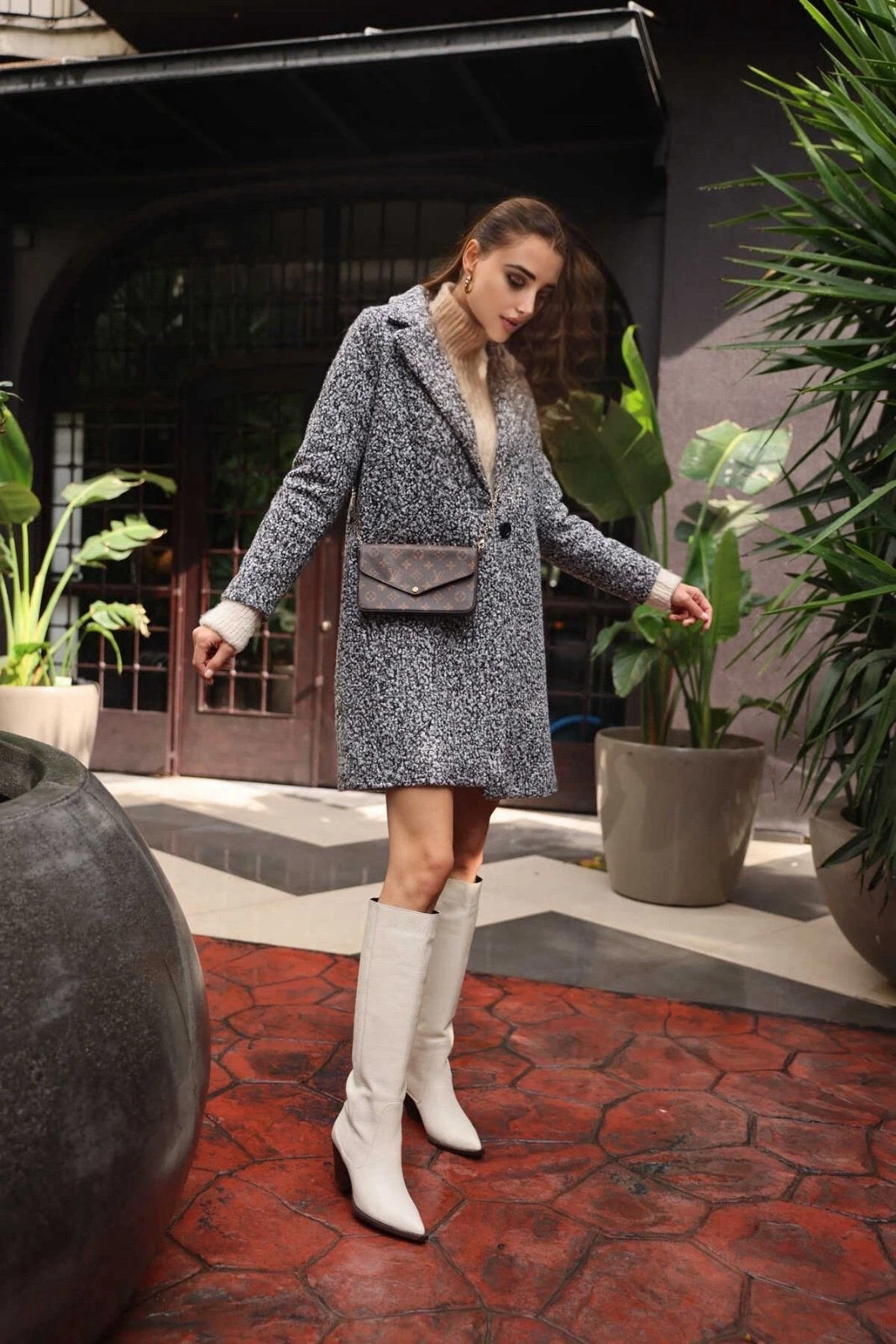 Kadın Kırçıllı Siyah Tek Düğmeli Çift Cepli Astarlı Buklet Kaşe Kaban HZL22W-BD190821