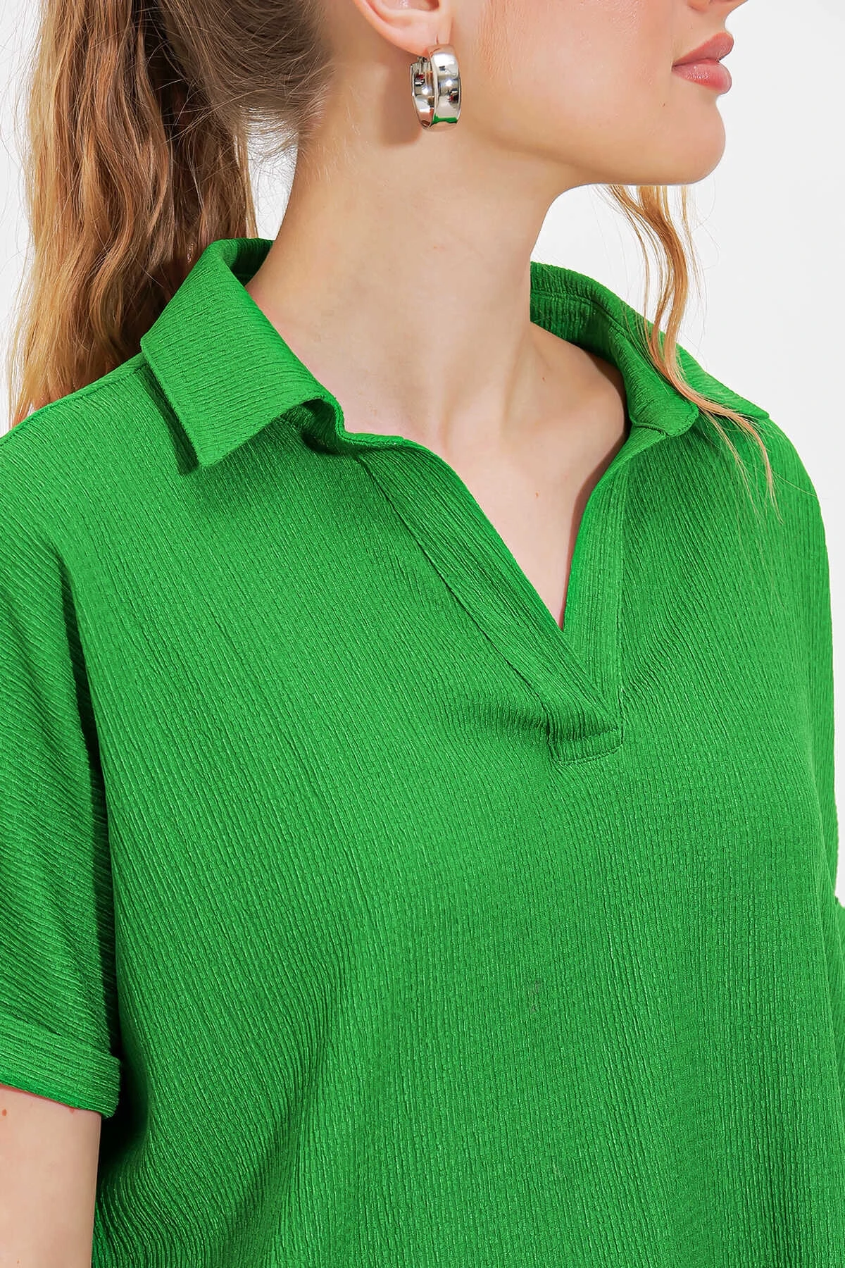 Kadın Koyu Yeşil Polo Yaka Geniş Kesim Örme Bluz HZL24S-BD104861