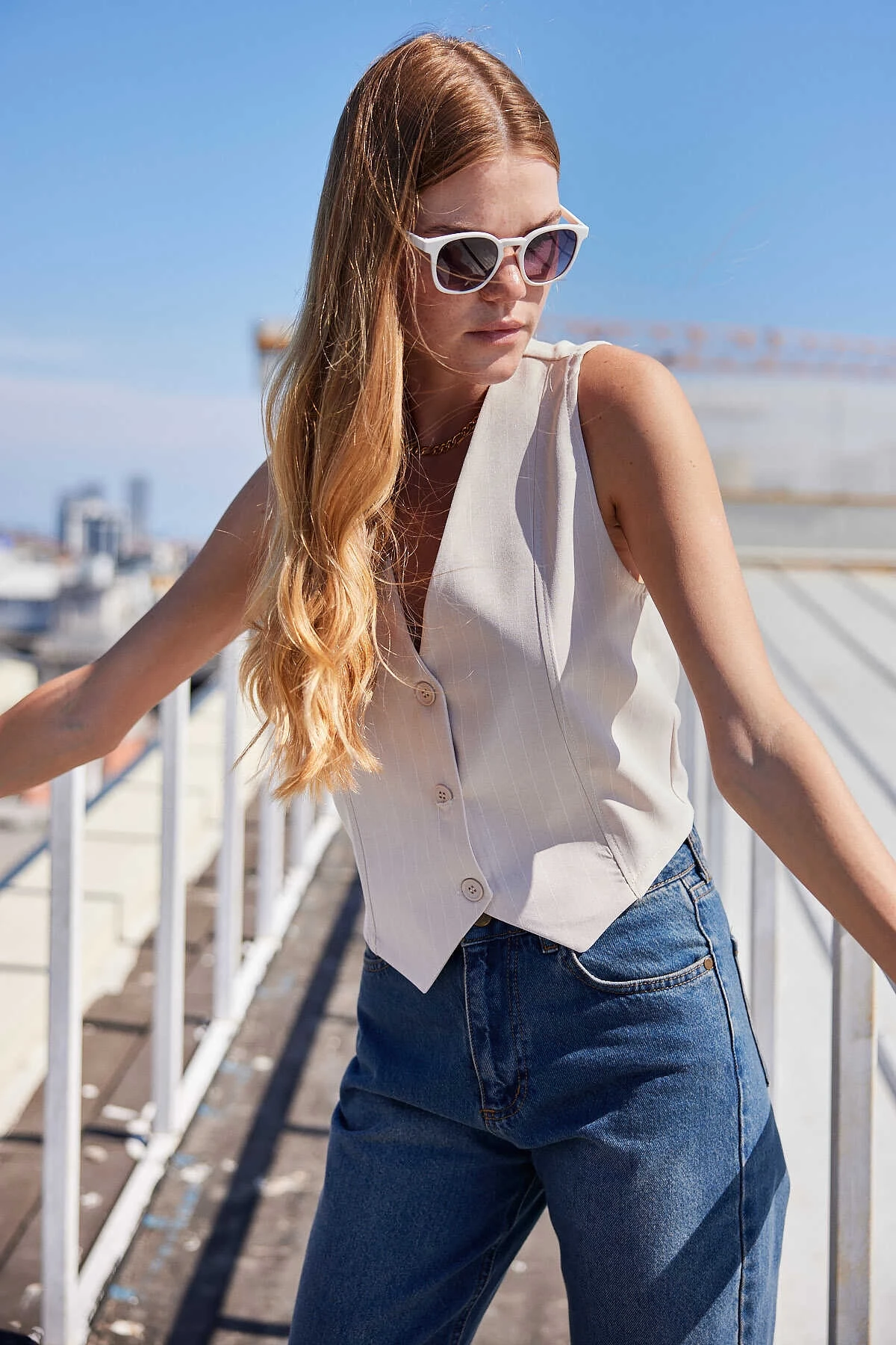 Kadın Krem Çizgili Düğmeli Astarsız Dokuma Yelek HZL24S-BD167941