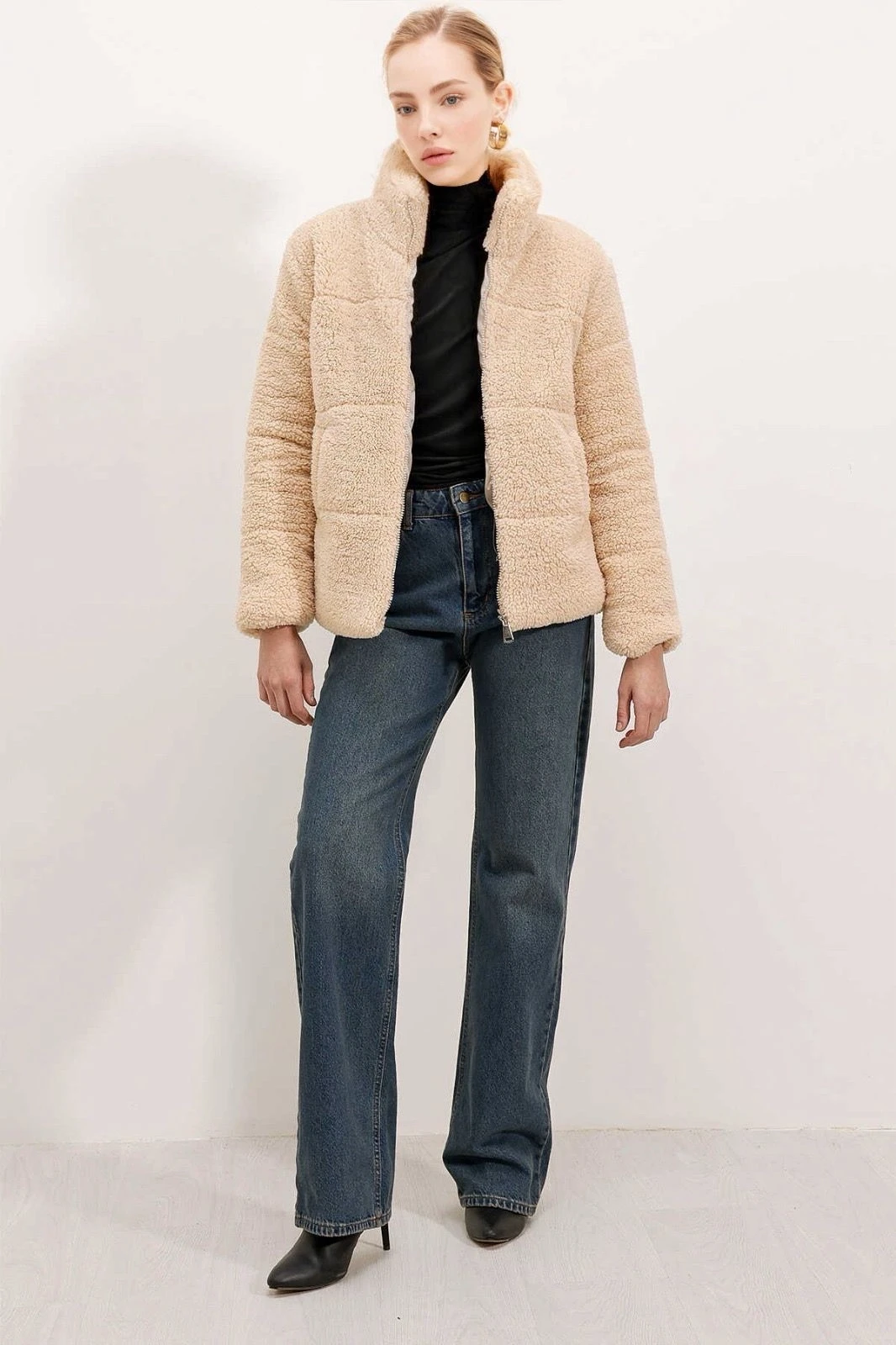 Kadın Krem Fermuarlı İçi Astarlı Çift Cepli Peluş Mont HZL24W-BD151781