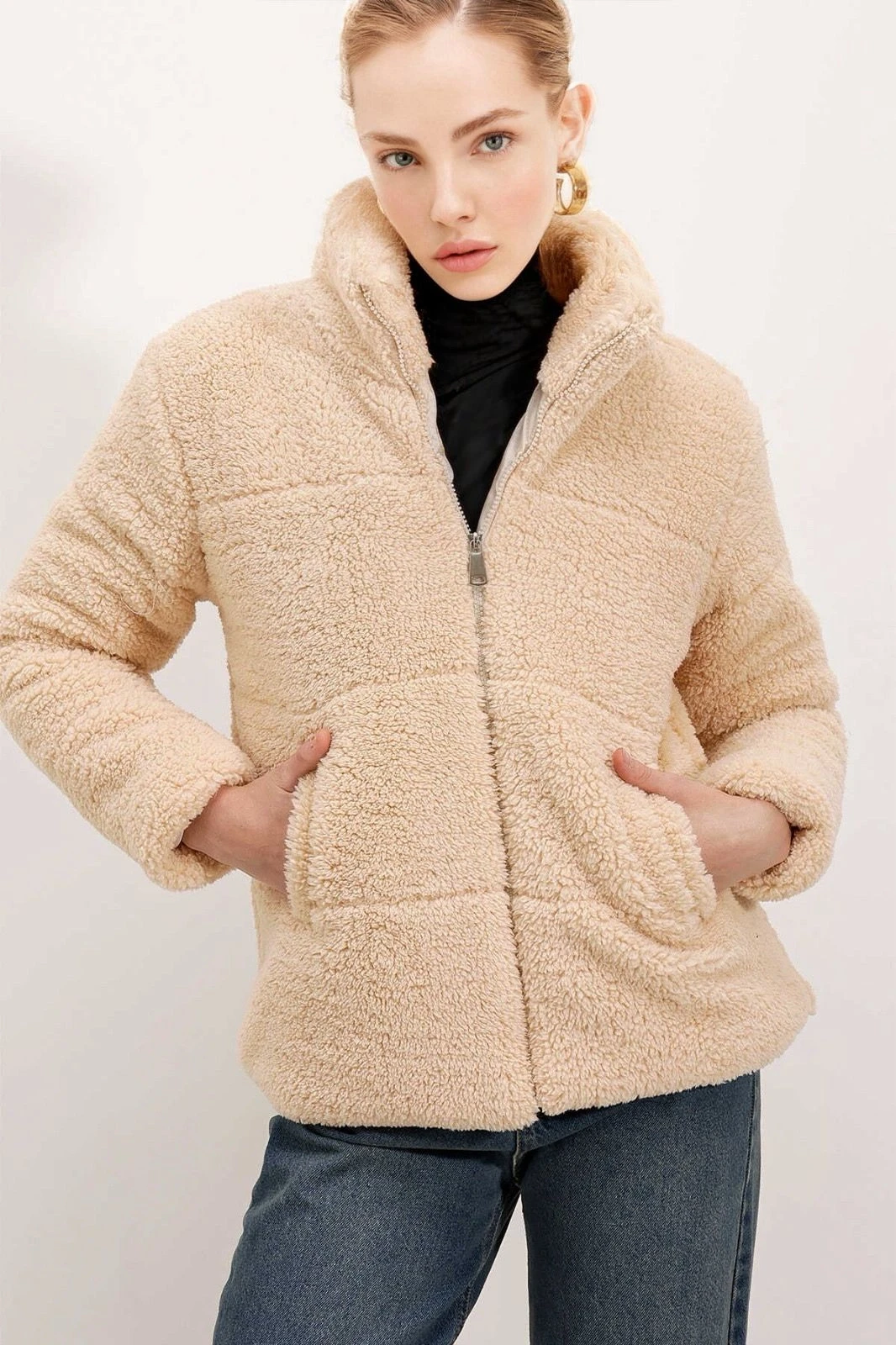 Kadın Krem Fermuarlı İçi Astarlı Çift Cepli Peluş Mont HZL24W-BD151781