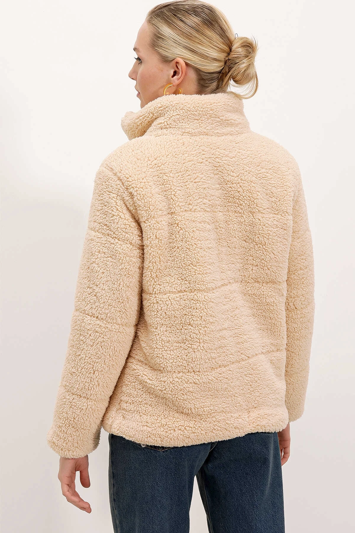 Kadın Krem Fermuarlı İçi Astarlı Çift Cepli Peluş Mont HZL24W-BD151781