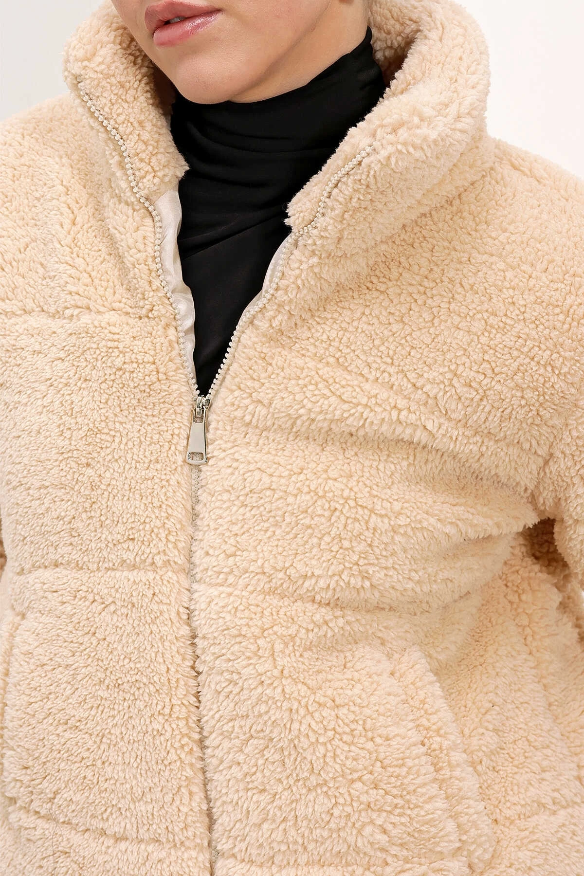 Kadın Krem Fermuarlı İçi Astarlı Çift Cepli Peluş Mont HZL24W-BD151781