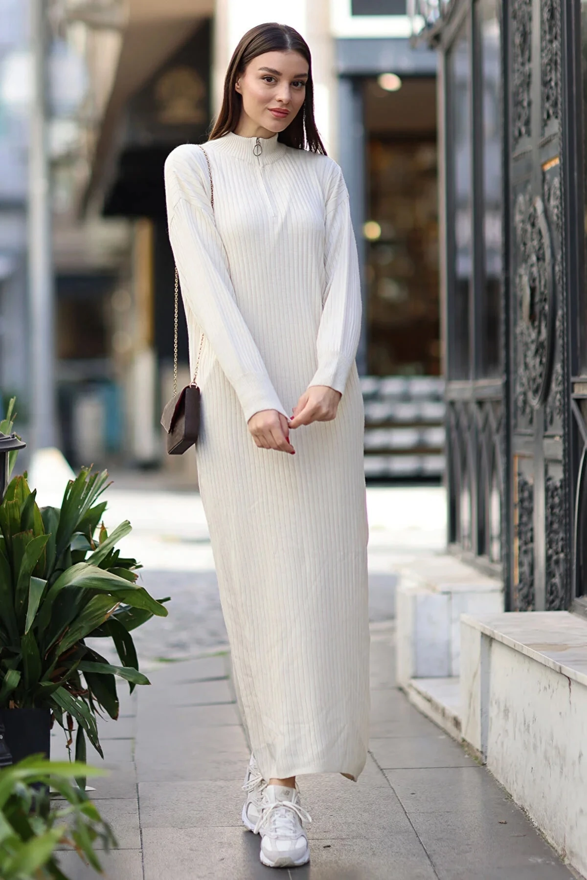 Kadın Krem Geniş Kalıp Fermuarlı Yaka  Fitilli Triko Midi Elbise HZL24W-BD1101831