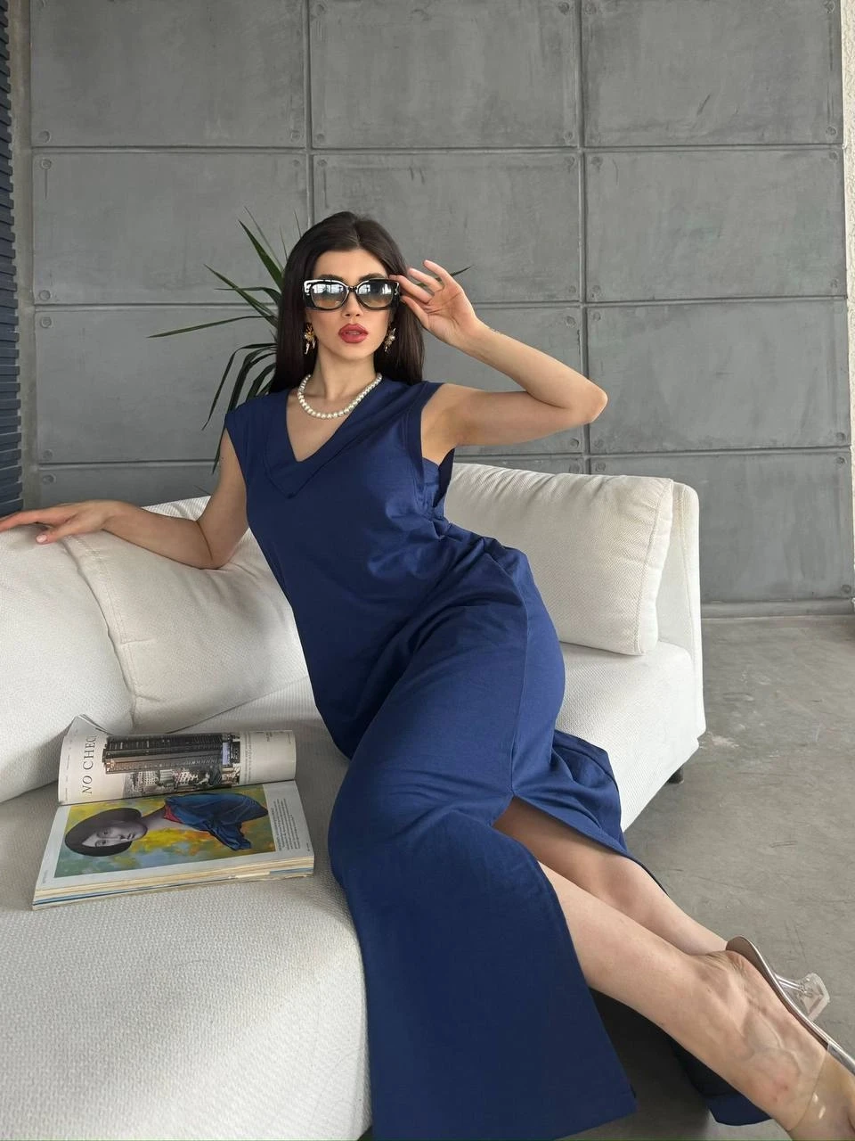 Kadın Lacivert V Yaka Kolsuz Cepli Yırtmaç Detaylı Elbise HZL24S-MJ13001