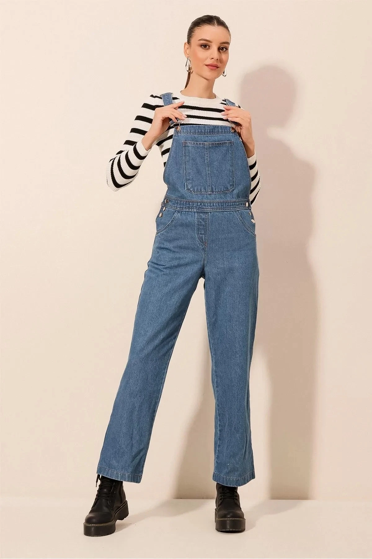 Kadın Mavi Ayarlanabilir Askılı Cepli Yandan Düğmeli Salopet Jean Tulum HZL24W-BD170241