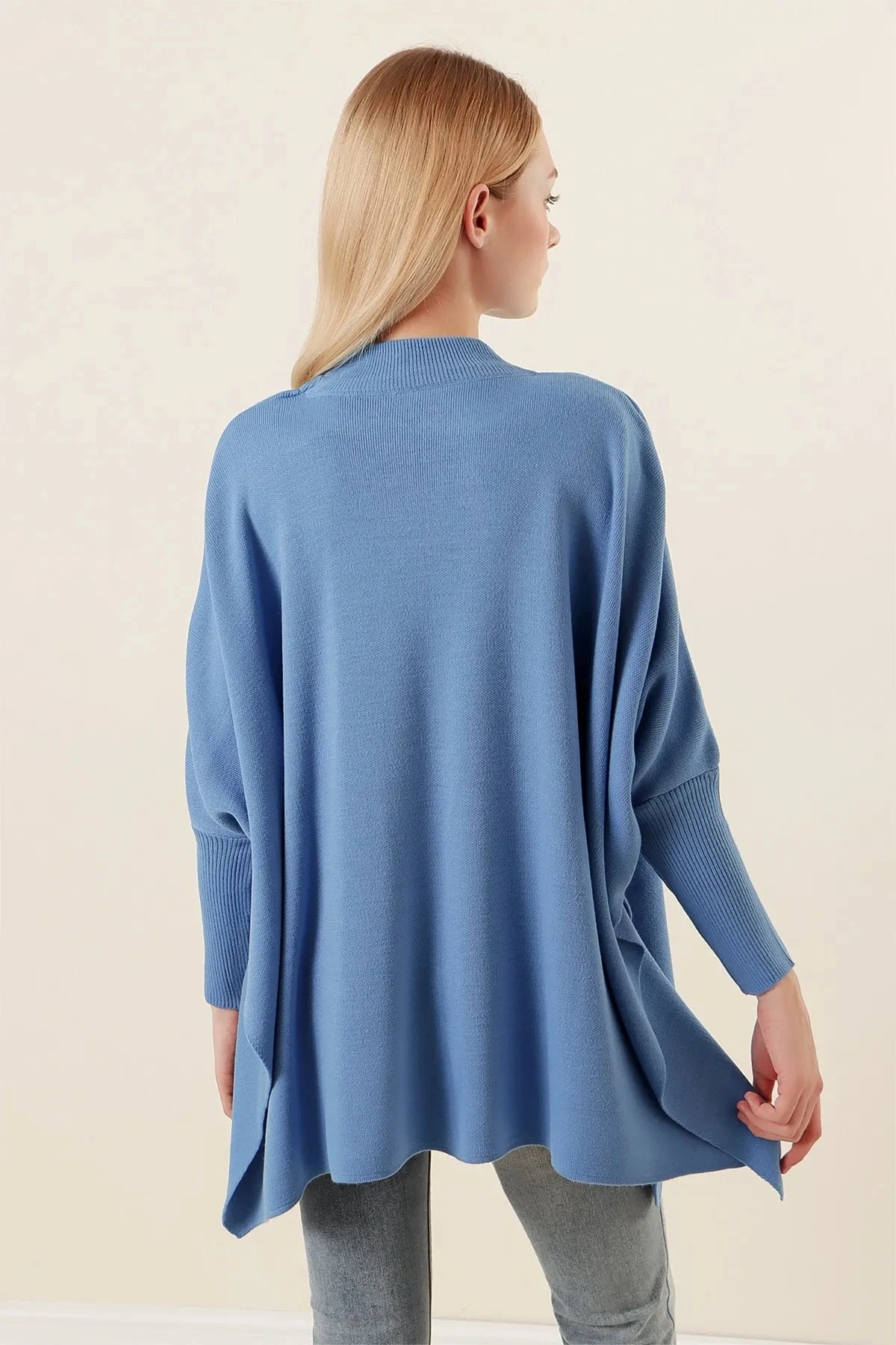 Kadın Mavi Oversize Yırtmaçlı Panço Triko Kazak  HZL23W-BD1100761
