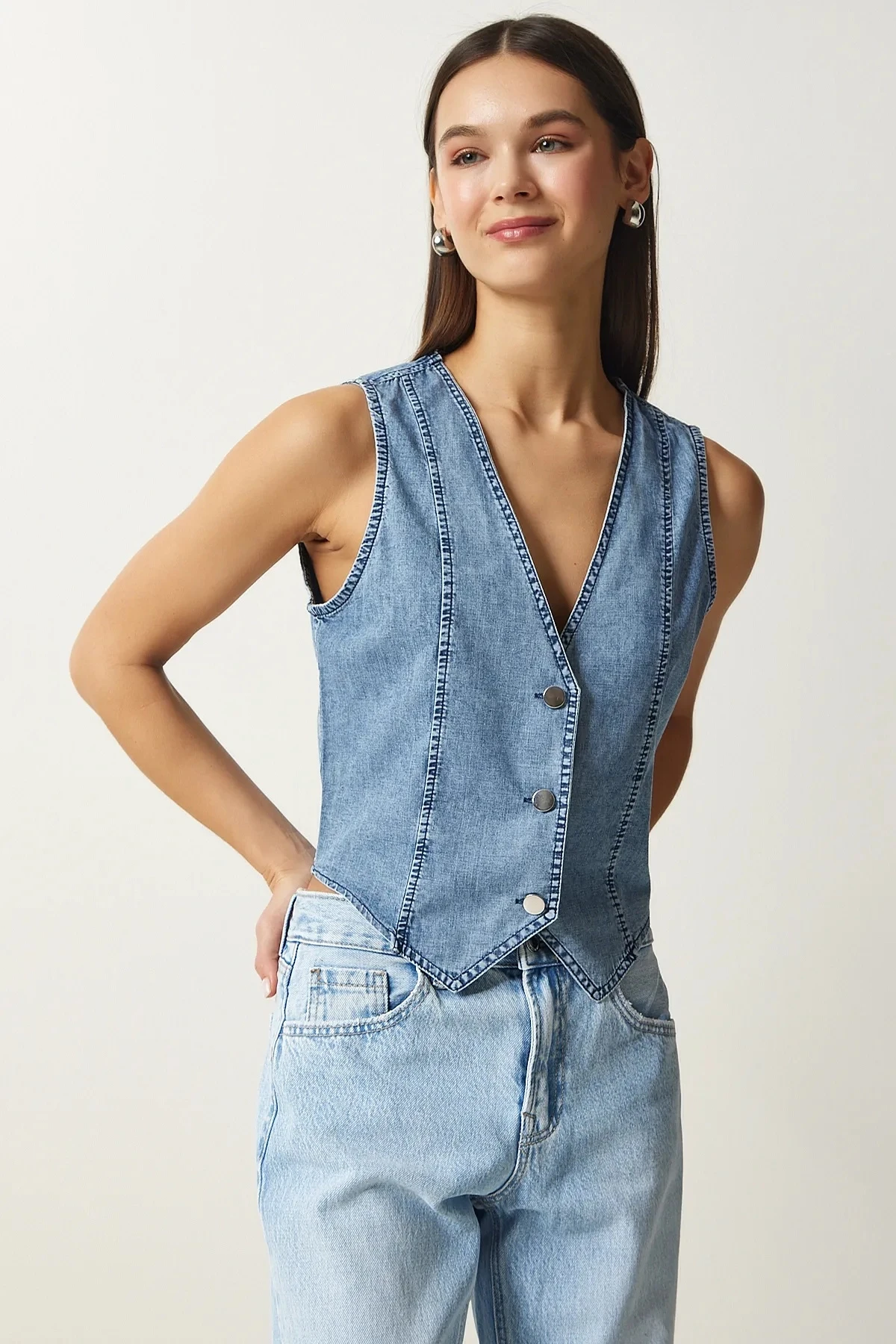 Kadın Mavi V Yaka Önden Metal Düğmeli Kolsuz Jean Yelek HZL24W-BD167911