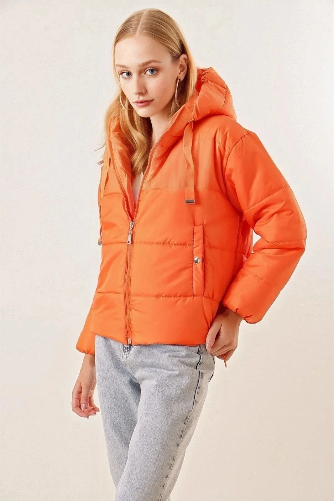 Kadın Oranj Kapüşonlu Bel Büzgülü Şişme Mont HZL22W-BD151171