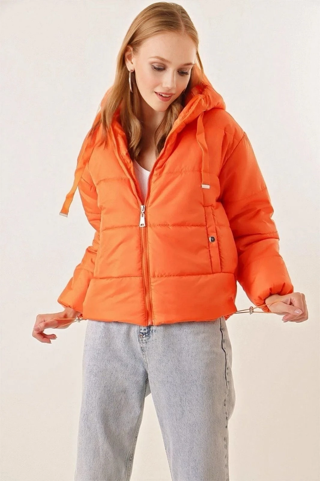 Kadın Oranj Kapüşonlu Bel Büzgülü Şişme Mont HZL22W-BD151171