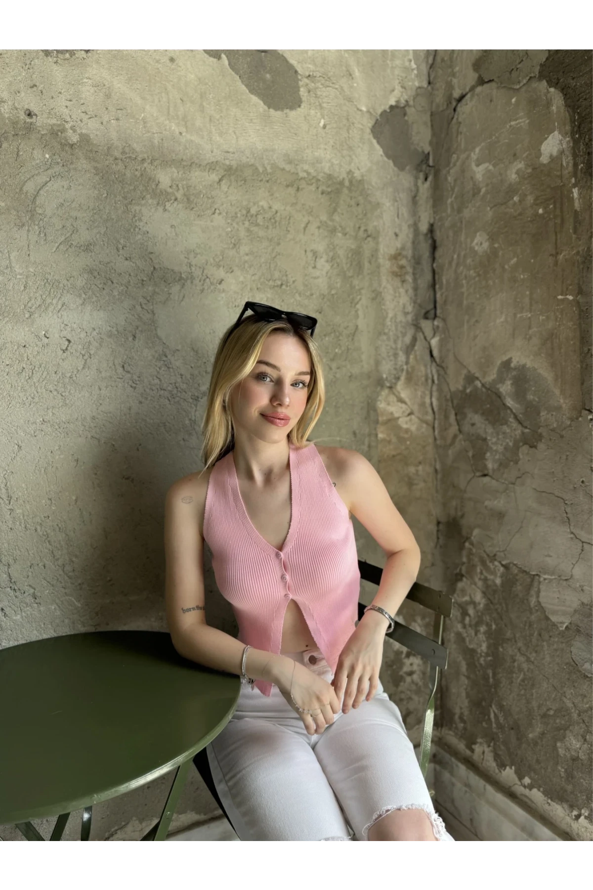 Kadın Pembe Düğmeli Crop Triko Yelek HZL24S-ZK10231