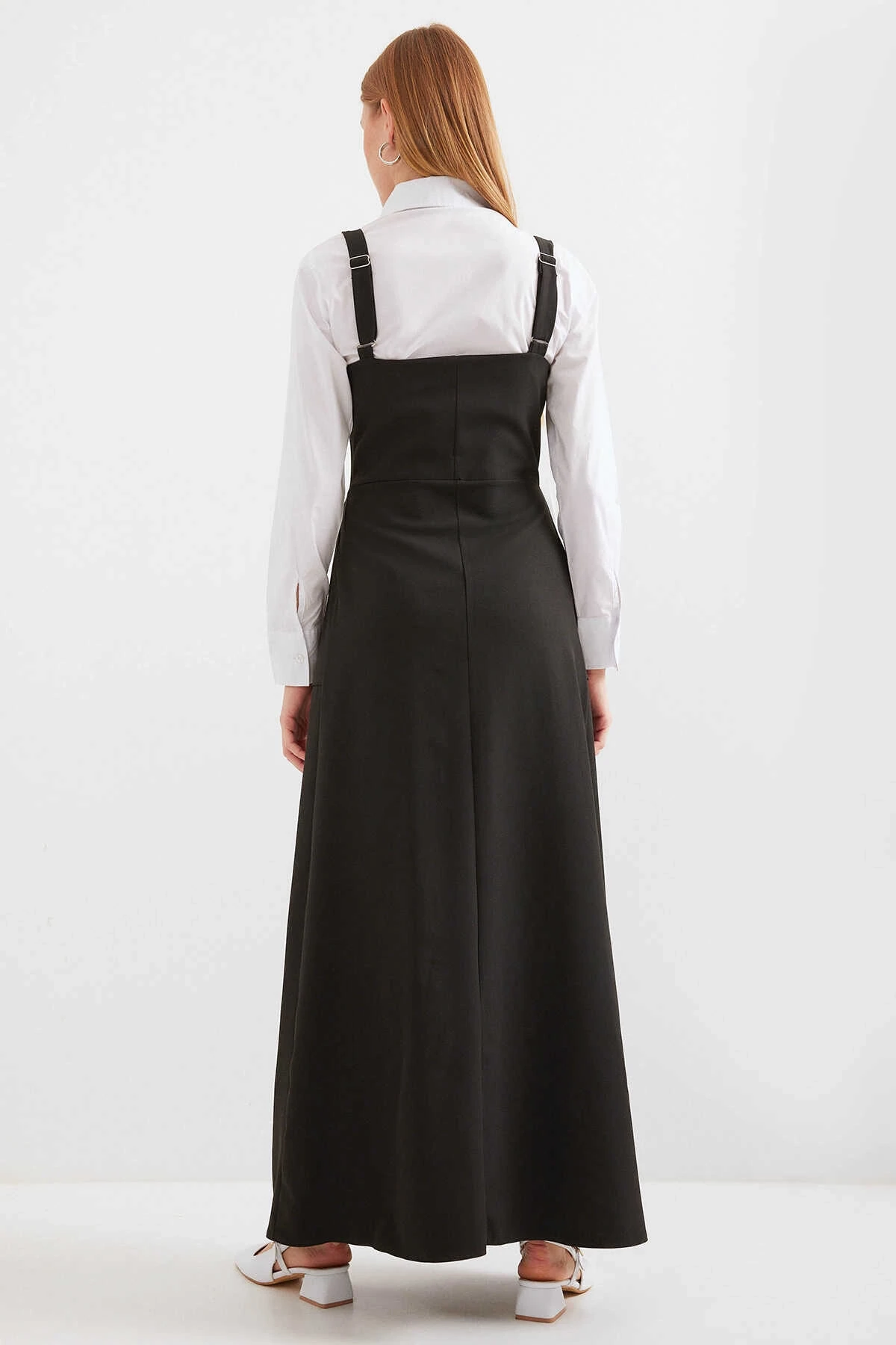 Kadın Siyah Askılı Düğme Detaylı Cepli Kuşaklı Uzun Elbise HZL24S-BD124901
