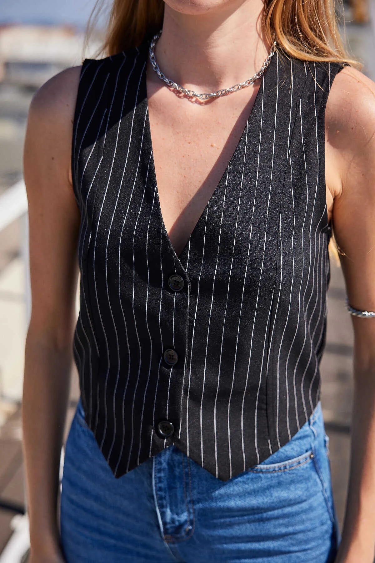 Kadın Siyah Çizgili Düğmeli Astarsız Dokuma Yelek HZL24S-BD167941