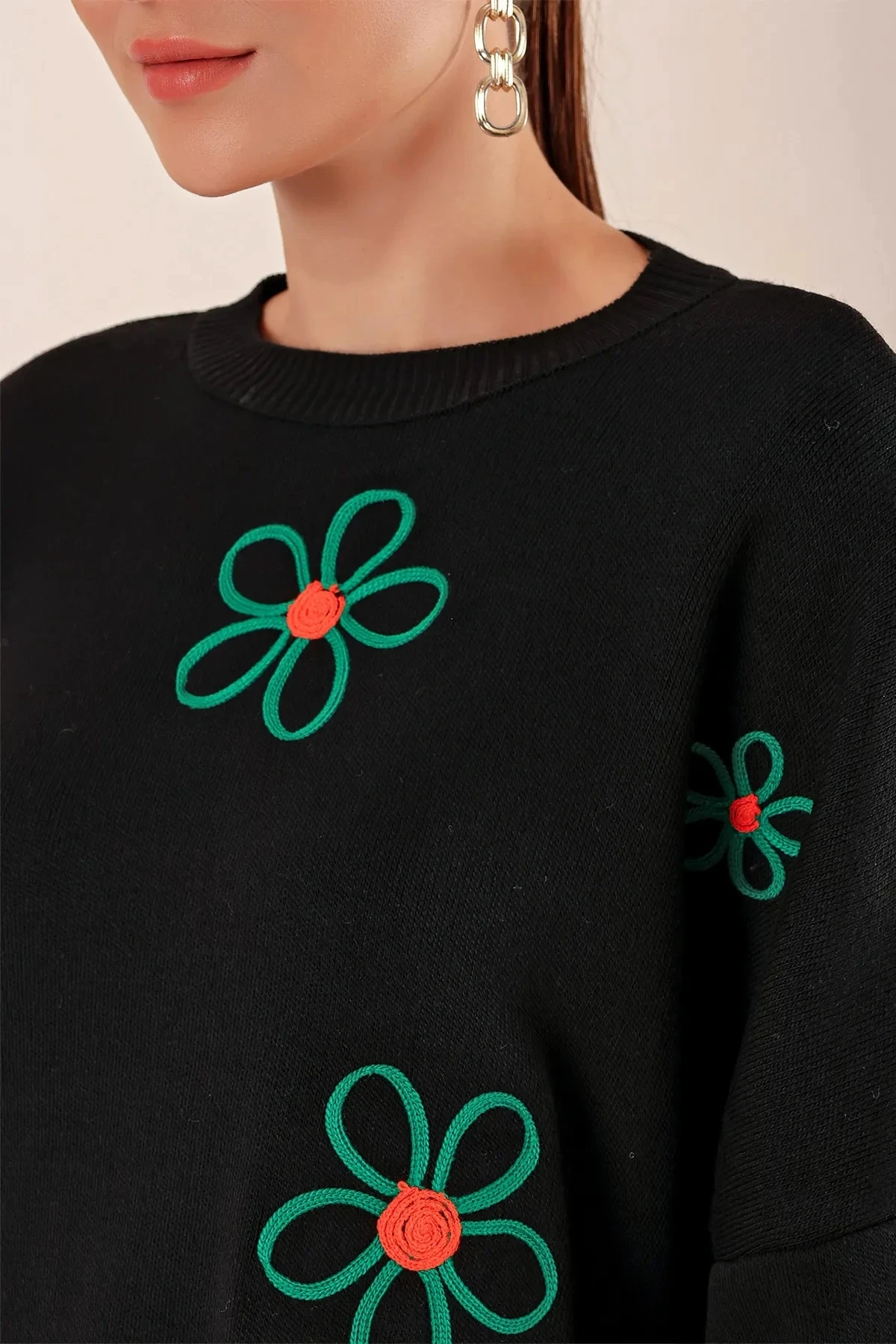 Kadın Siyah Geniş Kalıp Çiçek Desenli  Triko Kazak HZL24W-BD1101981