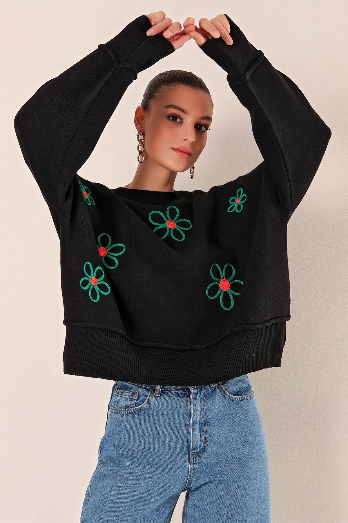 Kadın Siyah Geniş Kalıp Çiçek Desenli  Triko Kazak HZL24W-BD1101981