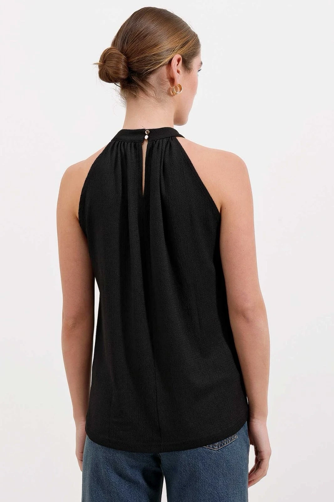 Kadın Siyah Halter Yaka Kolsuz Örme Bluz HZL24S-BD104891