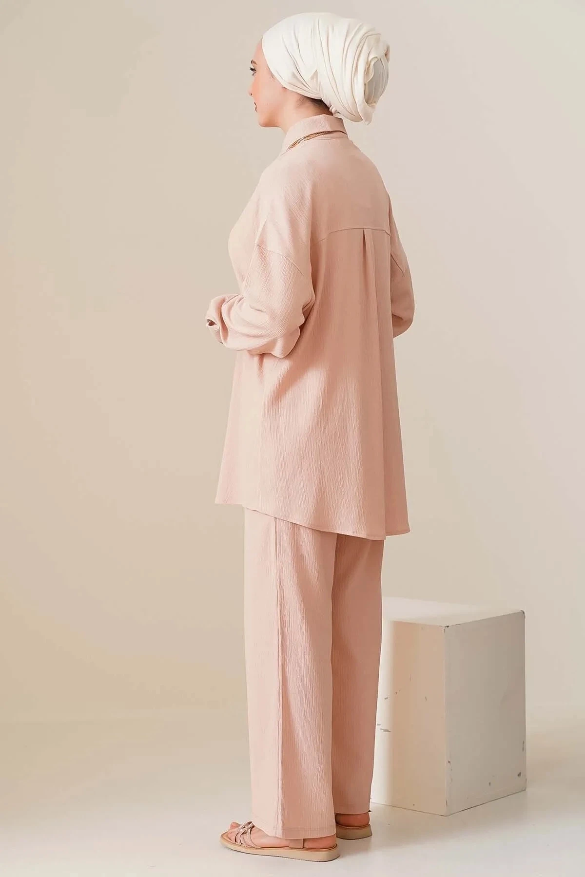 Kadın Tesettür Bej Geniş Kalıp Alt-Üst İkili Örme Takım HZL24W-BD158581