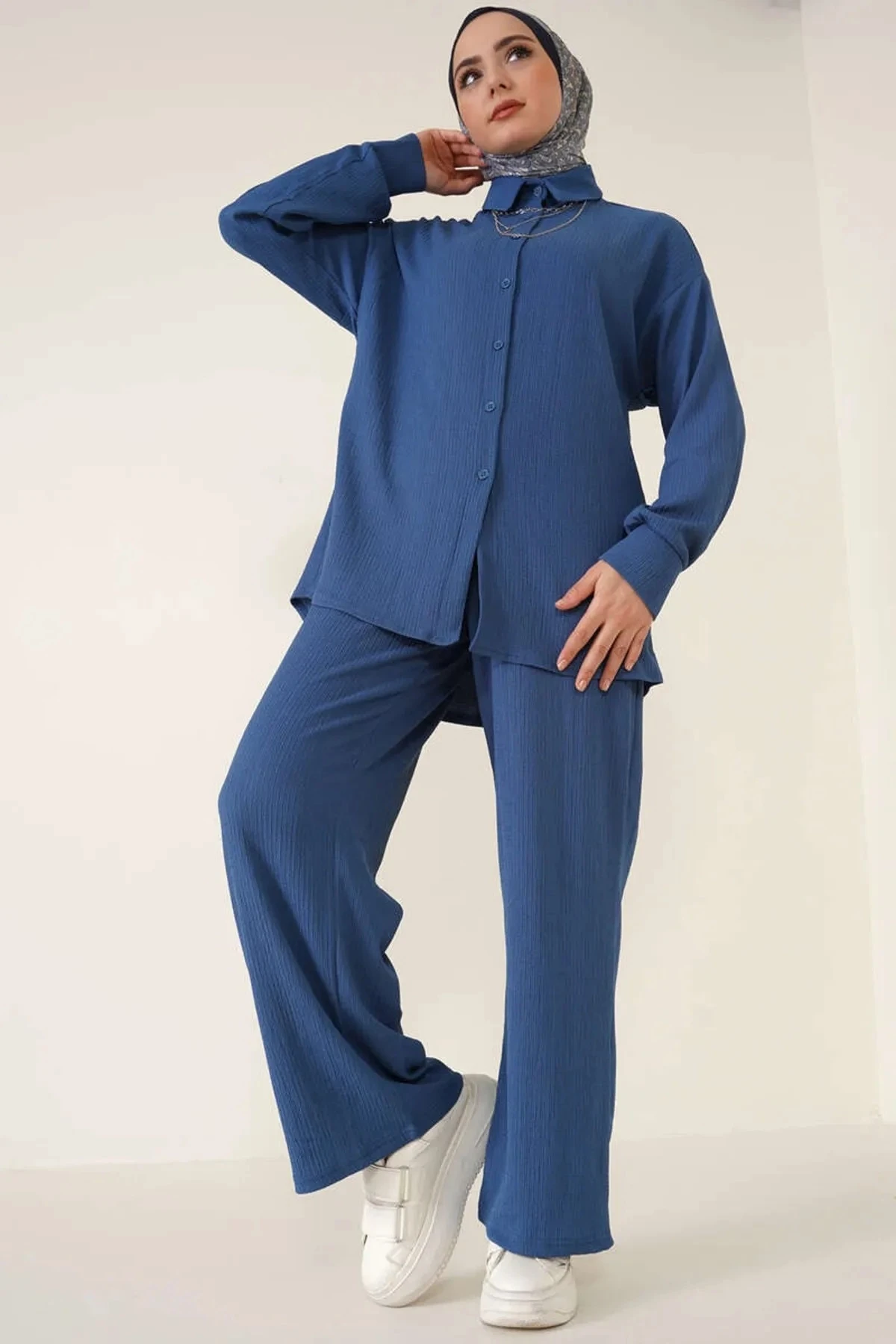 Kadın Tesettür İndigo Mavi Geniş Kalıp Alt-Üst İkili Örme Takım HZL24W-BD158581