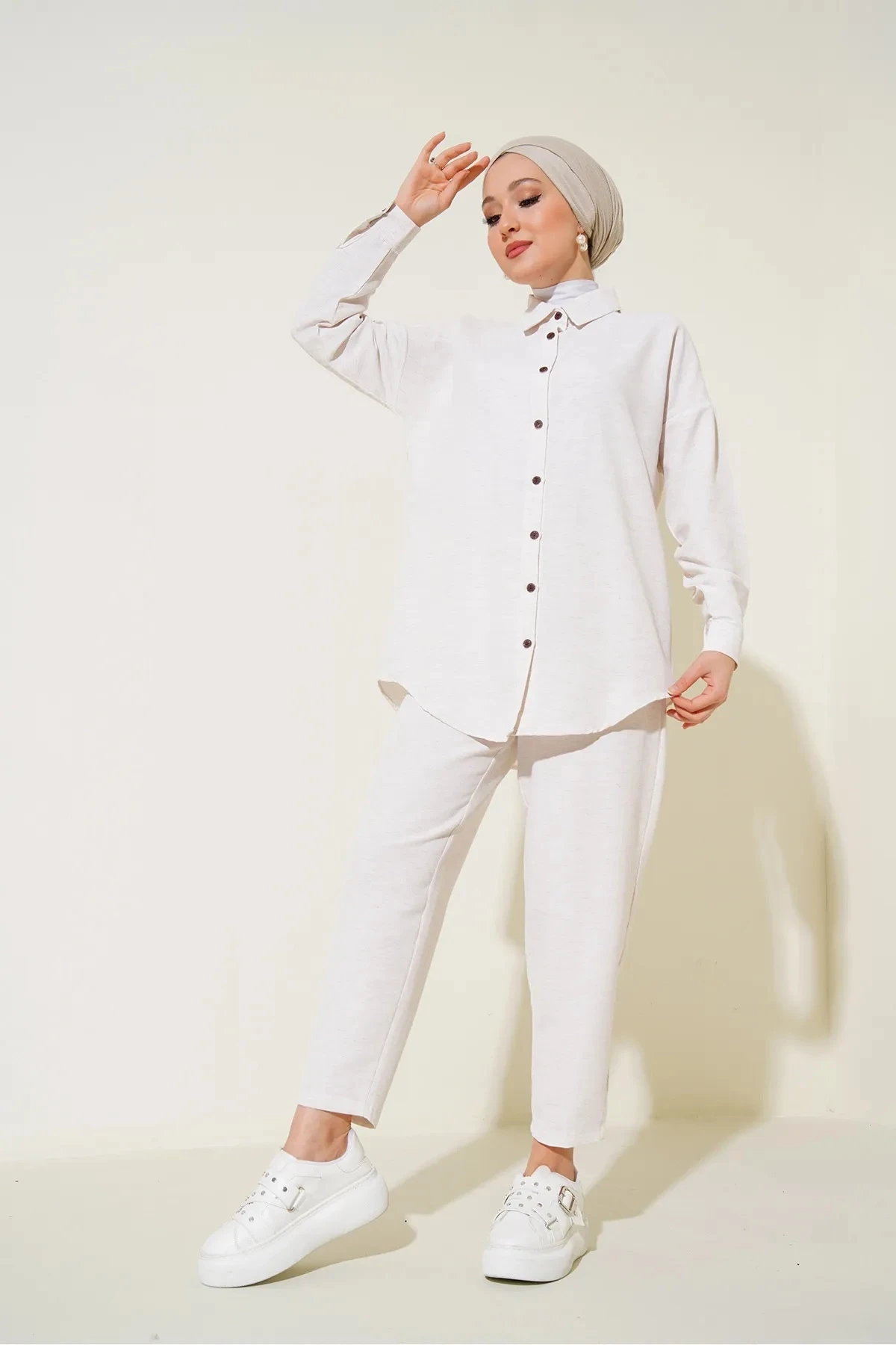 Kadın Tesettür Krem Keten Gömlek Pantolon  Alt-Üst İkili Takım HZL24W-BD166221