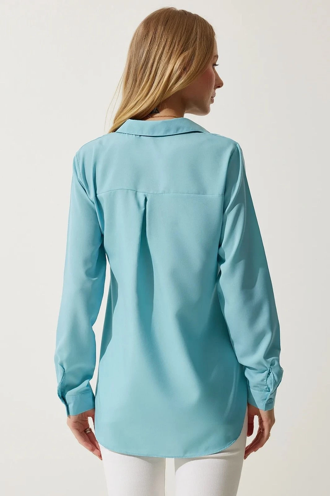 Kadın Turkuaz Yumuşak Dokulu Basic Gömlek HZL24W-BD1202091