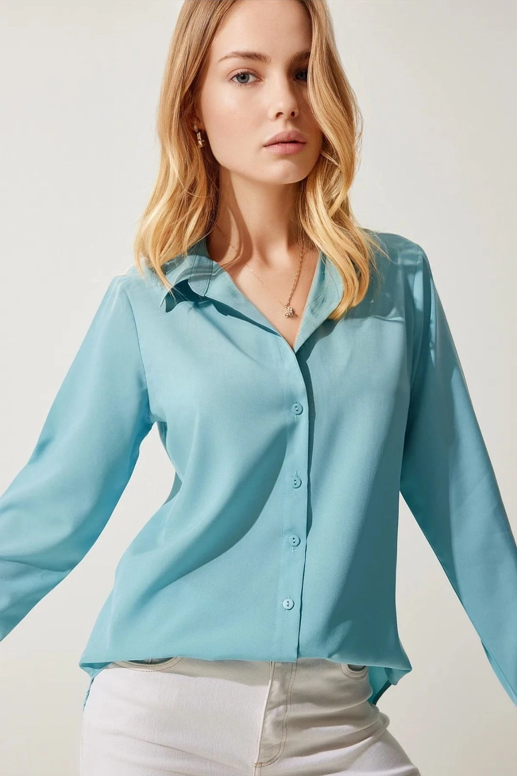 Kadın Turkuaz Yumuşak Dokulu Basic Gömlek HZL24W-BD1202091