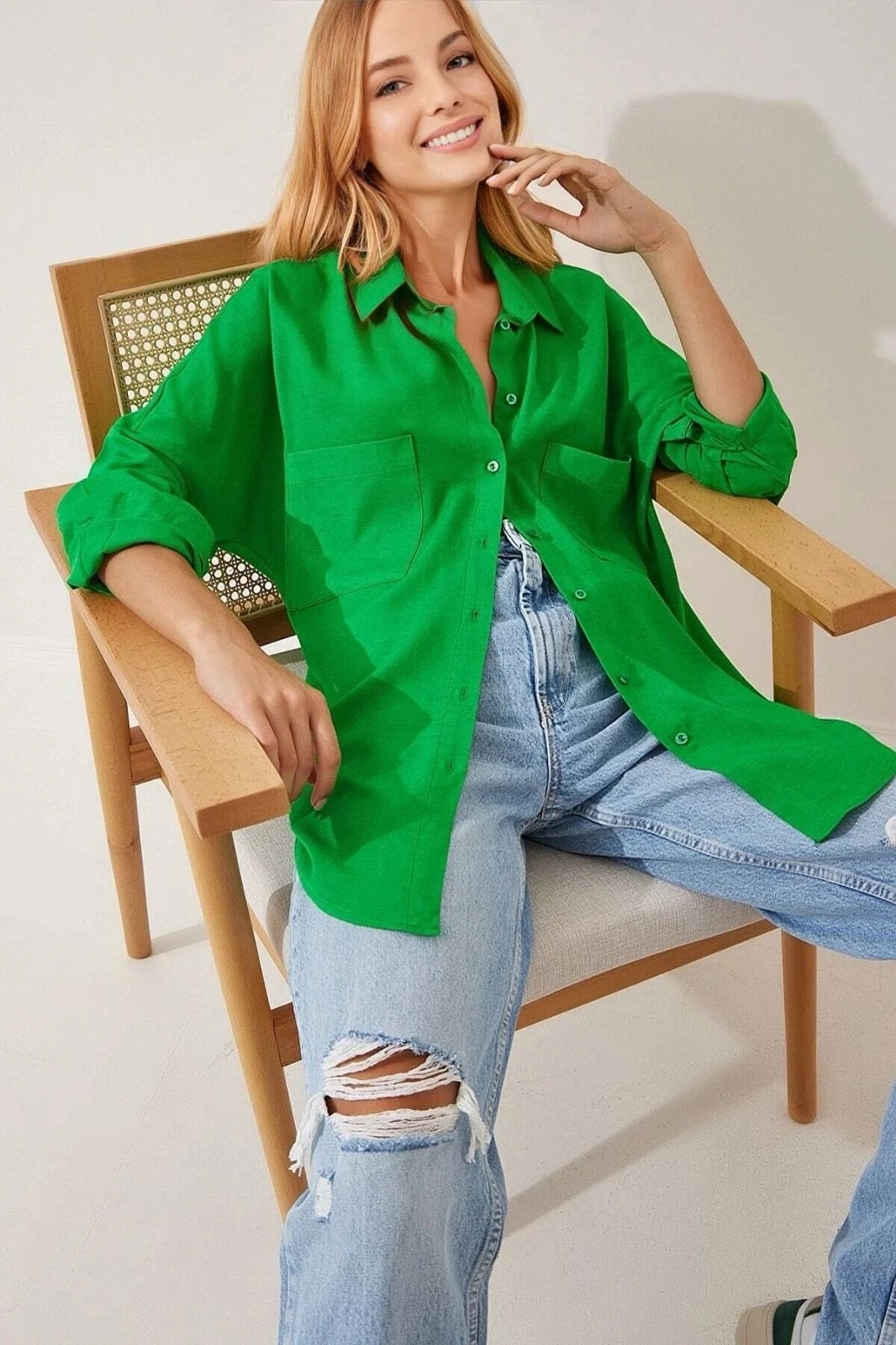 Kadın Yeşil Oversize Çift Cepli Keten Gömlek HZL22S-BD1201261
