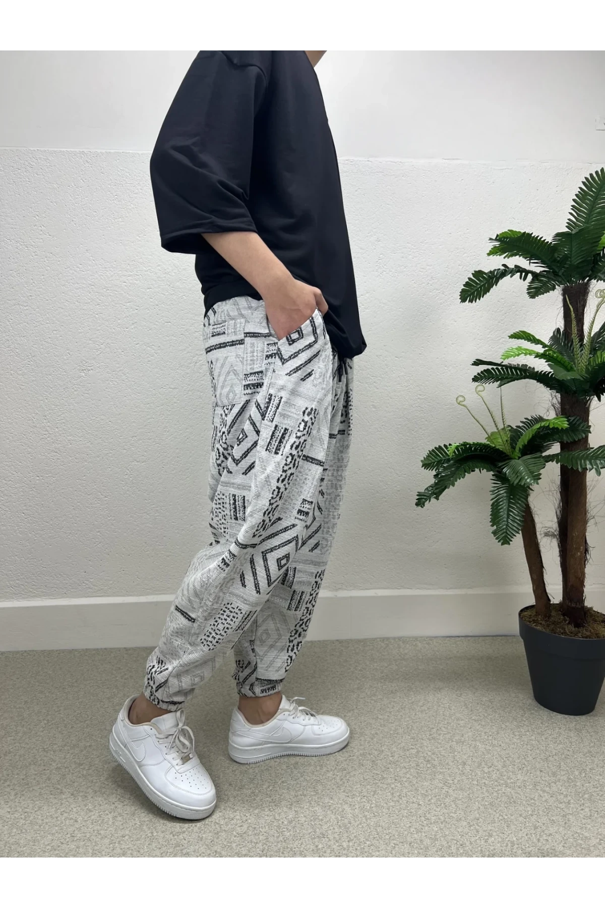 Erkek Gri Antrasit Beli ve Paçası Lastikli Bol Kesim Jogger Eşofman Altı HZL24S-MXC8989-153