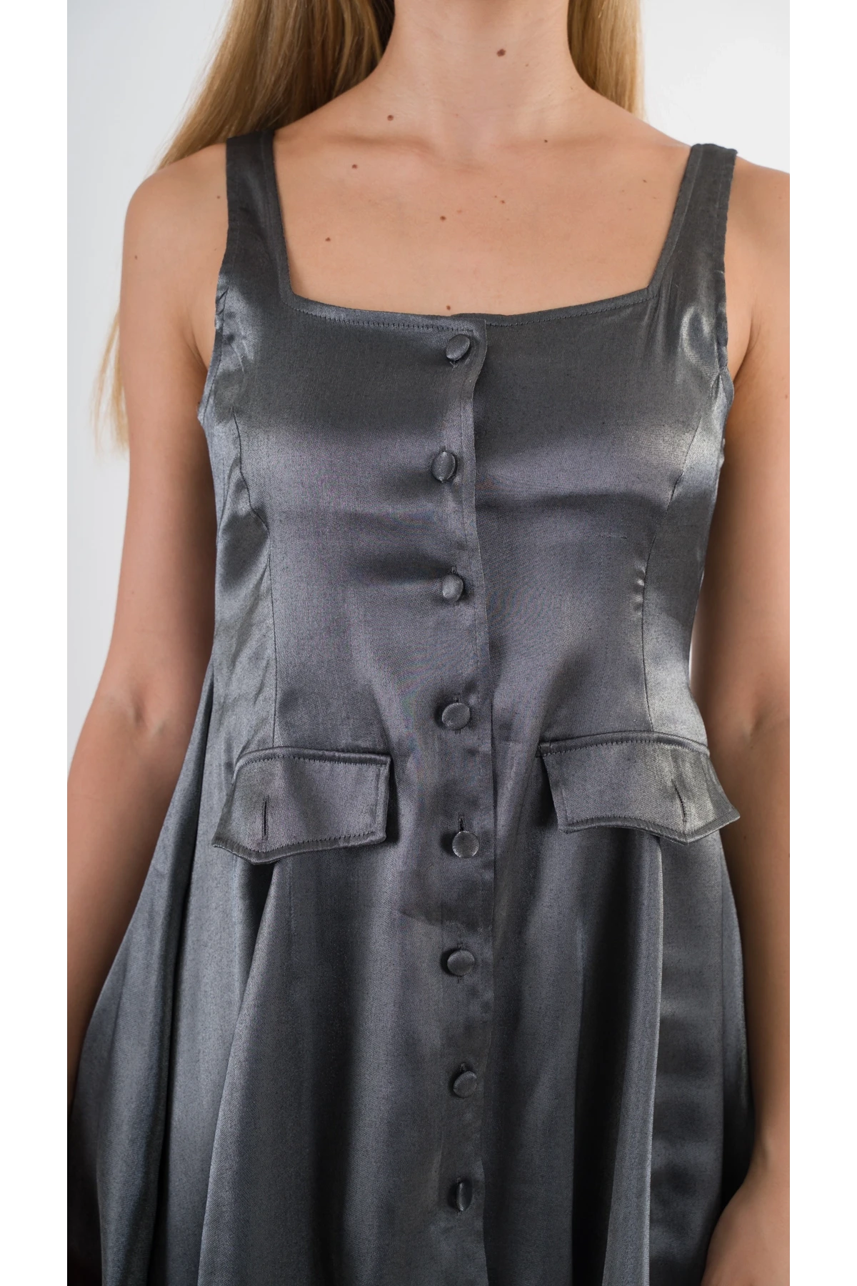 Kadın Antrasit Askılı Önden Düğmeli Cepli Beli Lastikli Şortlu Elbise HZL24S-YY197