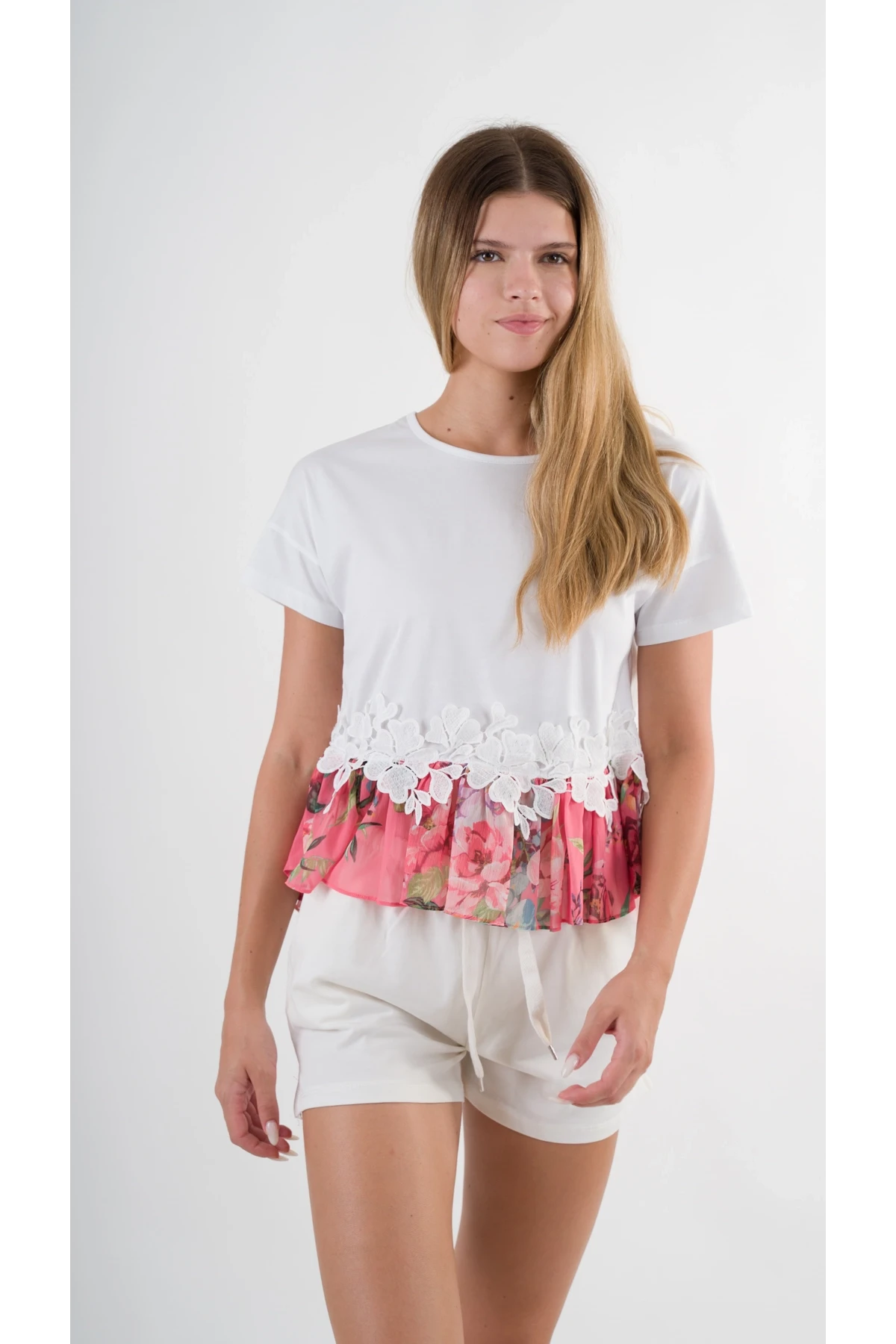 Kadın Beyaz Beli Lastikli Yırtmaçlı Cepli Keten Şort HZL24S-ZK11371