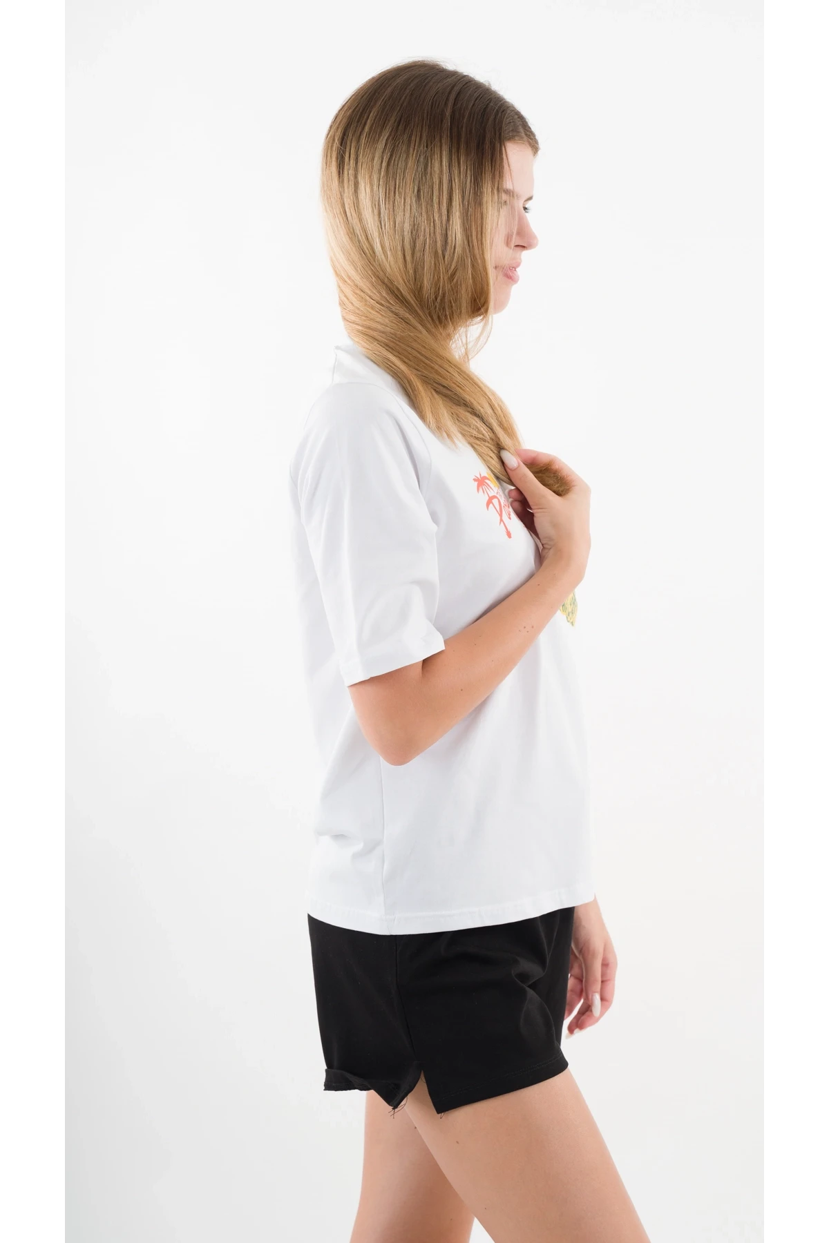 Kadın Beyaz Sarı Banana House Baskılı Bisiklet Yaka T-Shirt HZL24S-YY302