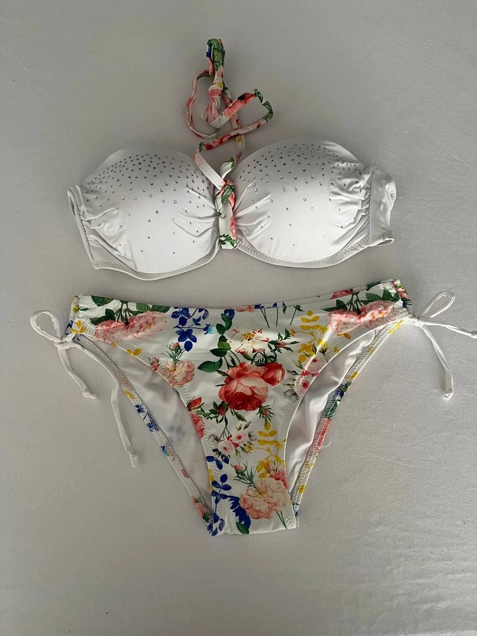 Kadın Beyaz Taş İşlemeli Astarlı Bikini Takım HZL25S-LC208