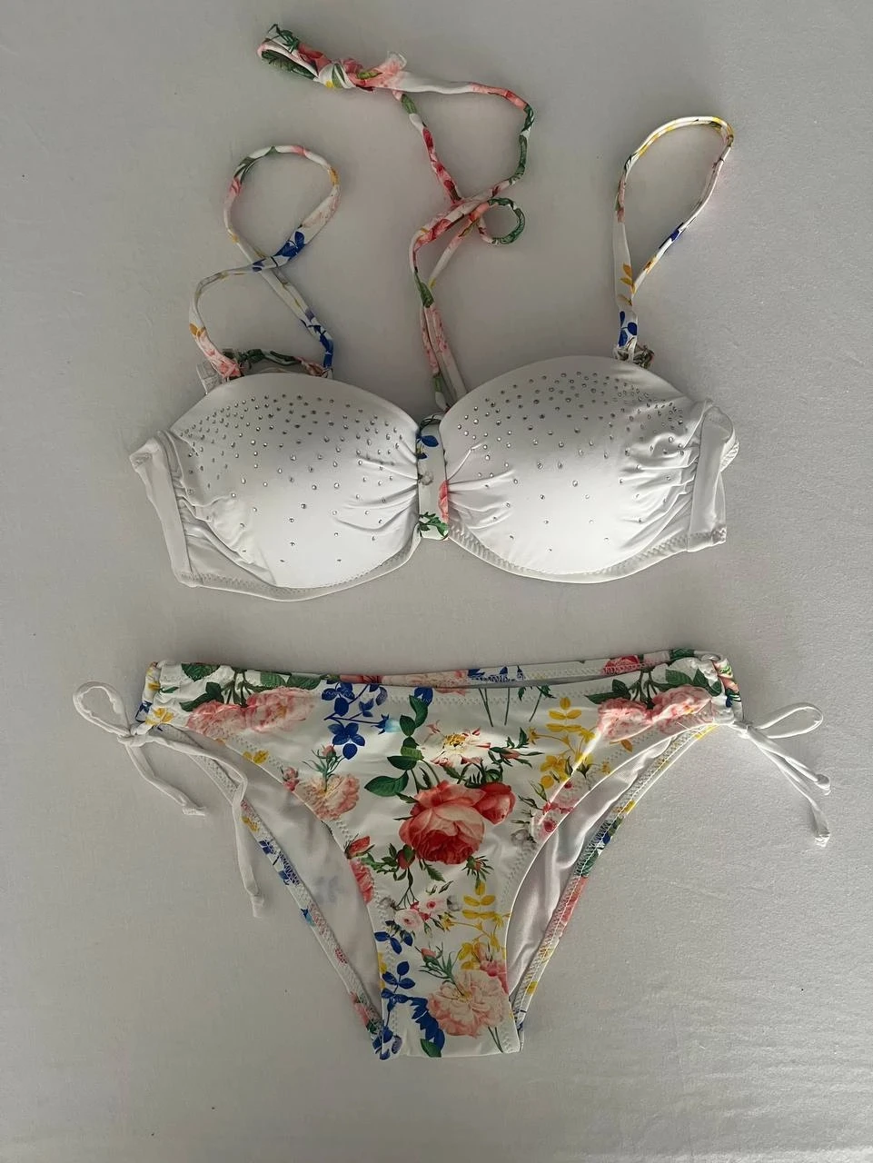 Kadın Beyaz Taş İşlemeli Astarlı Bikini Takım HZL25S-LC208