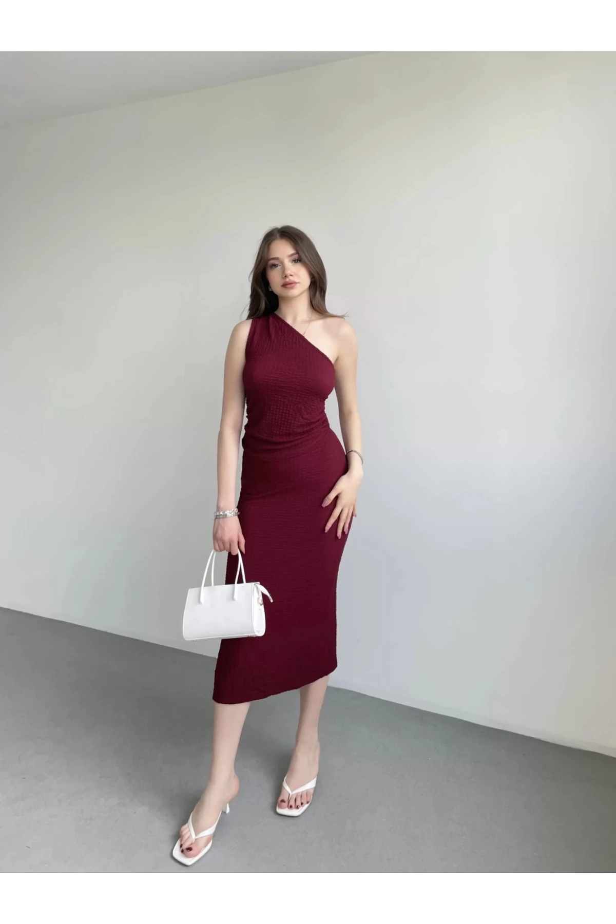 Kadın Bordo Gofre Kumaş Tek Omuz Bluz HZL25S-ZK13271