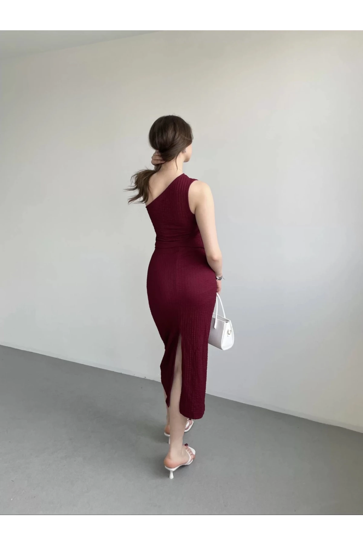 Kadın Bordo Gofre Kumaş Tek Omuz Bluz HZL25S-ZK13271