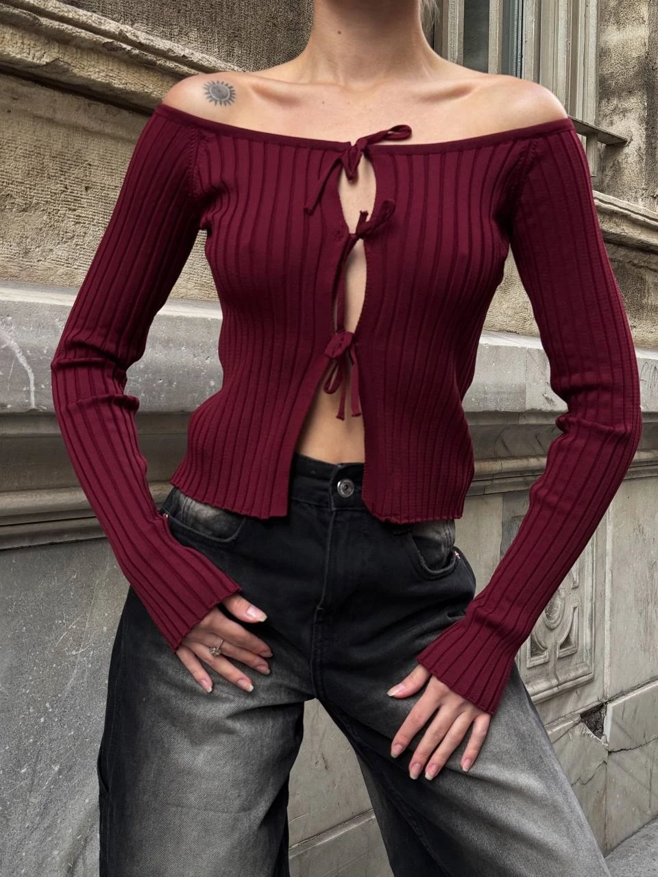 Kadın Bordo Önden Bağlamalı Madonna Yaka Crop Bluz HZL25W-ZK10331