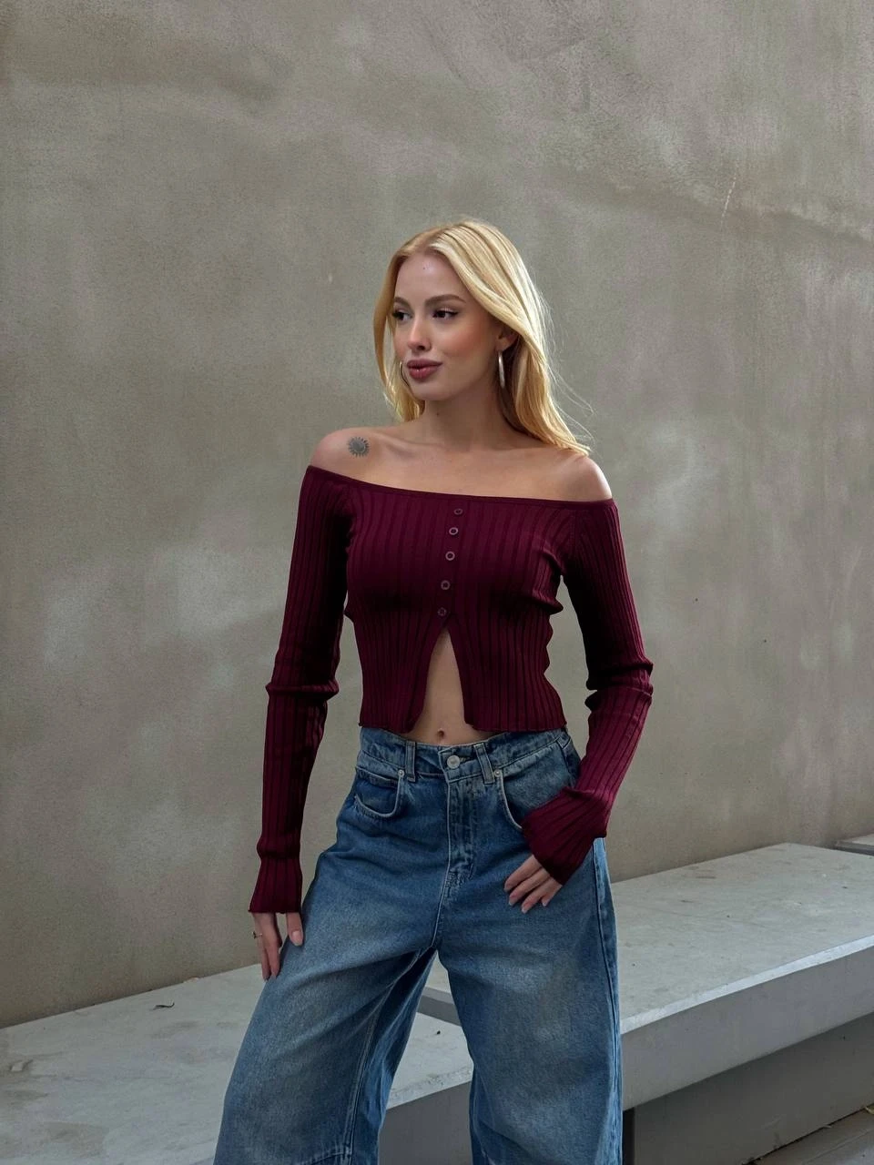 Kadın Bordo Önden Düğme Detaylı Kayık Yaka Triko Bluz HZL25W-ZK10341