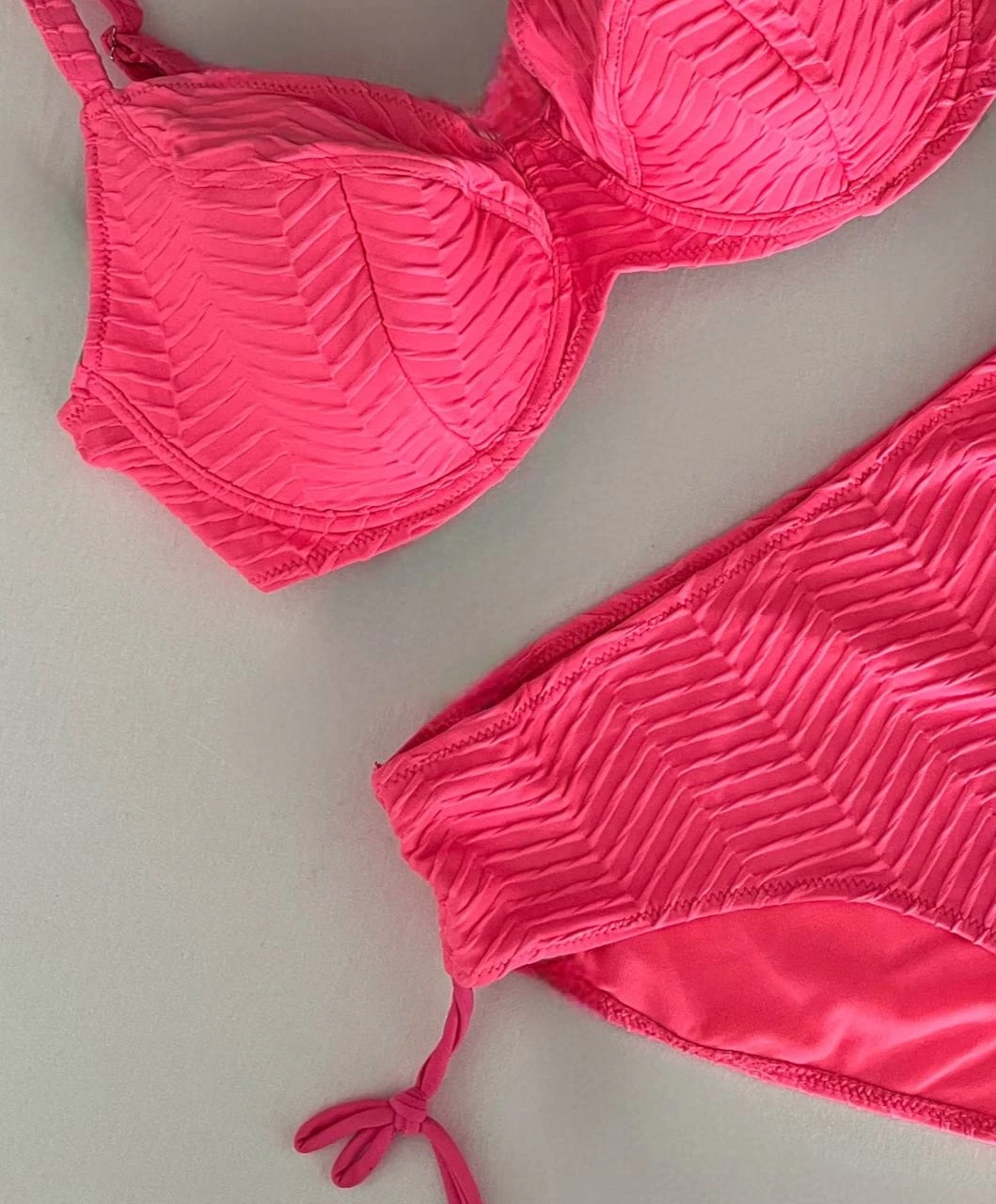 Kadın Canlı Pembe Desenli Büyük Beden Astarlı Bikini Takım HZL25S-LC4004