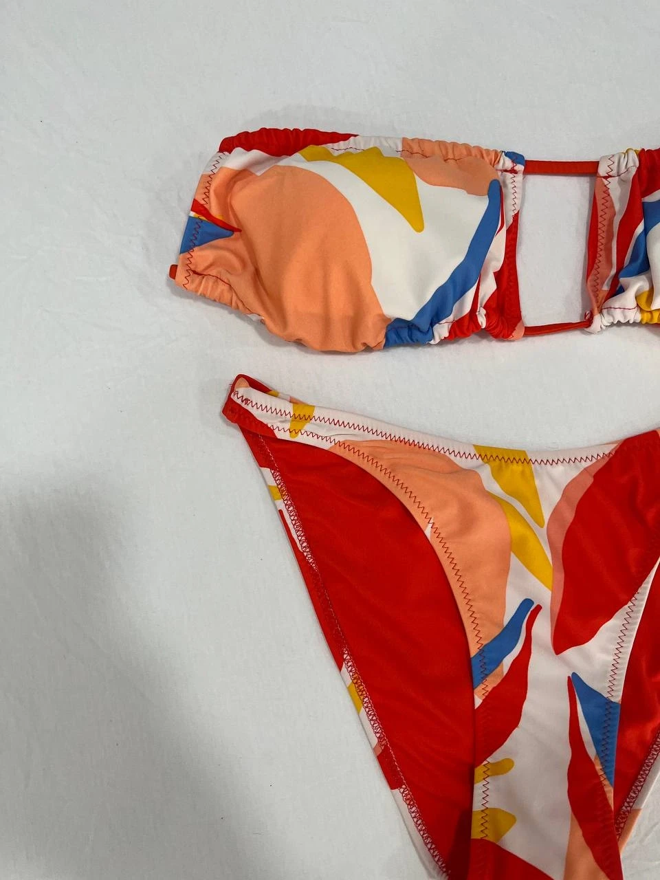 Kadın Çok Renkli Tropikal Desenli Astarlı Straplez Bikini Takım HZL25S-AR1666