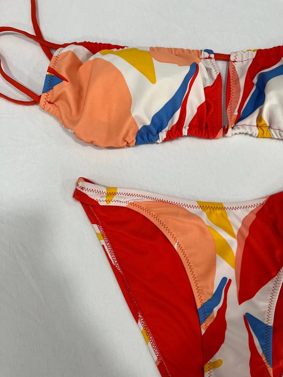 Kadın Çok Renkli Tropikal Desenli Astarlı Straplez Bikini Takım HZL25S-AR1666