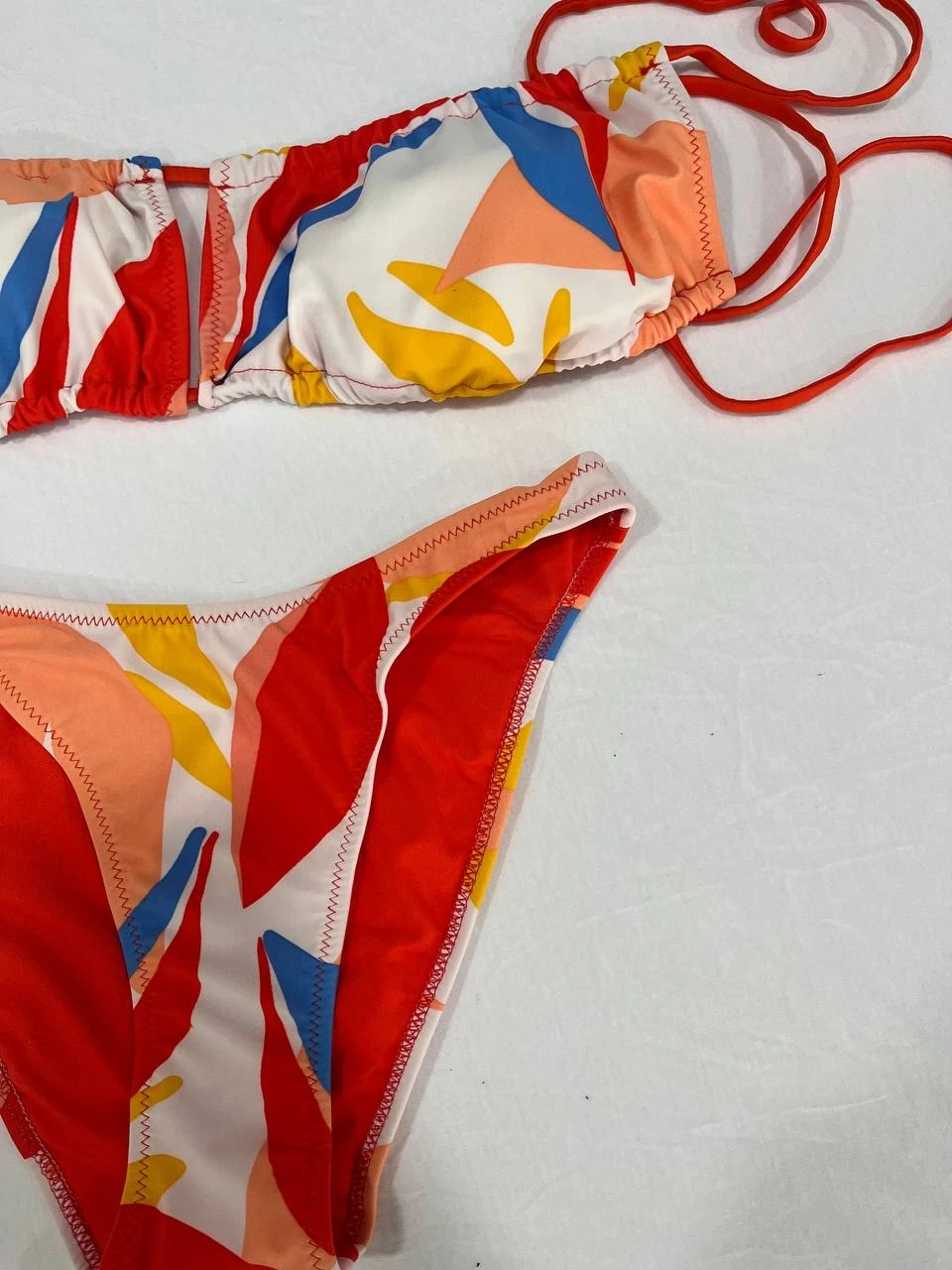 Kadın Çok Renkli Tropikal Desenli Astarlı Straplez Bikini Takım HZL25S-AR1666