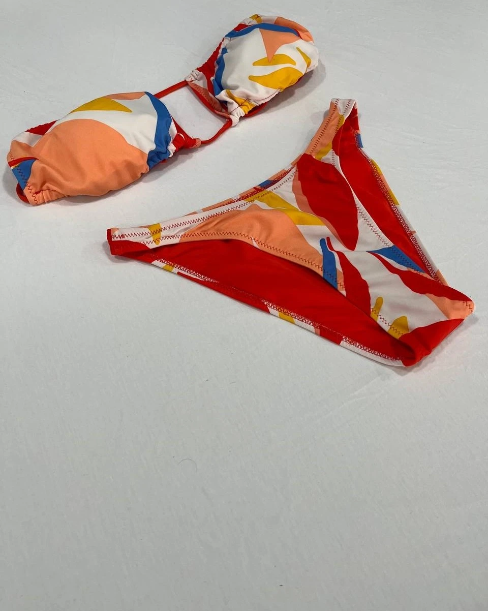 Kadın Çok Renkli Tropikal Desenli Astarlı Straplez Bikini Takım HZL25S-AR1666