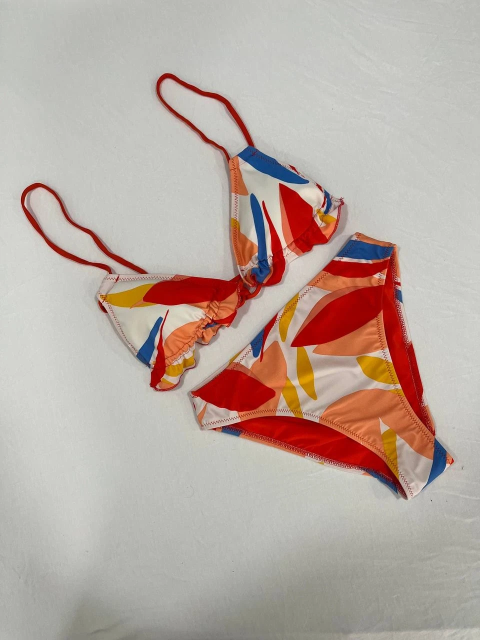 Kadın Çok Renkli Tropikal Desenli Astarlı Üçgen Bikini Takım HZL25S-AR1616