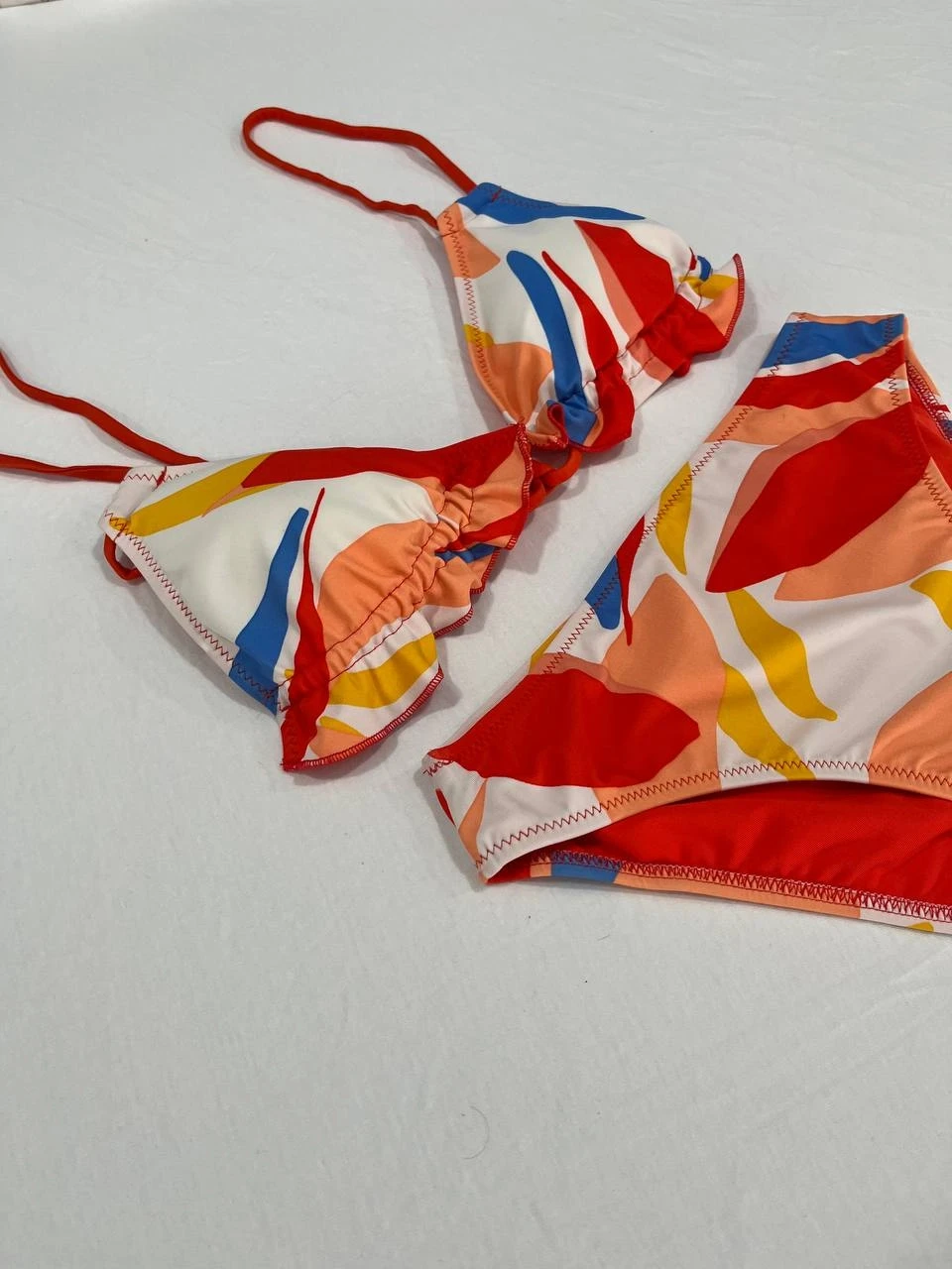 Kadın Çok Renkli Tropikal Desenli Astarlı Üçgen Bikini Takım HZL25S-AR1616