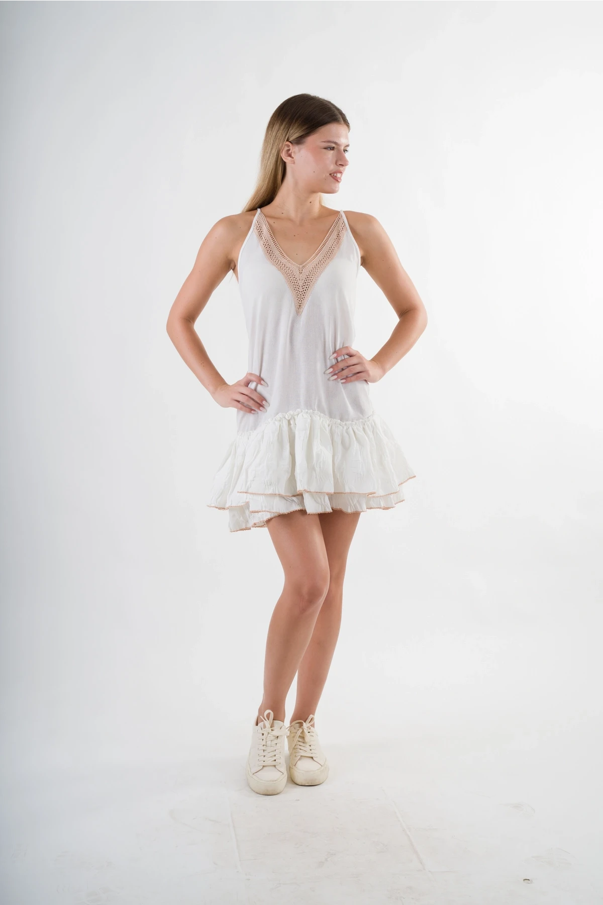 Kadın Ekru V Yaka İp Askılı Eteği Pileli Güpür Detaylı Elbise HZL24S-YY244