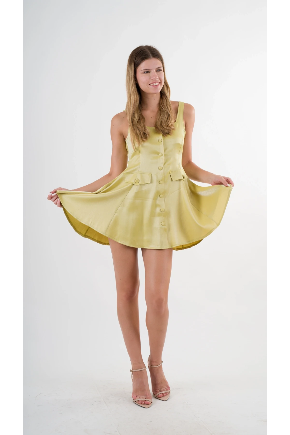 Kadın Fıstık Yeşili Askılı Önden Düğmeli Cepli Beli Lastikli Şortlu Elbise HZL24S-YY197