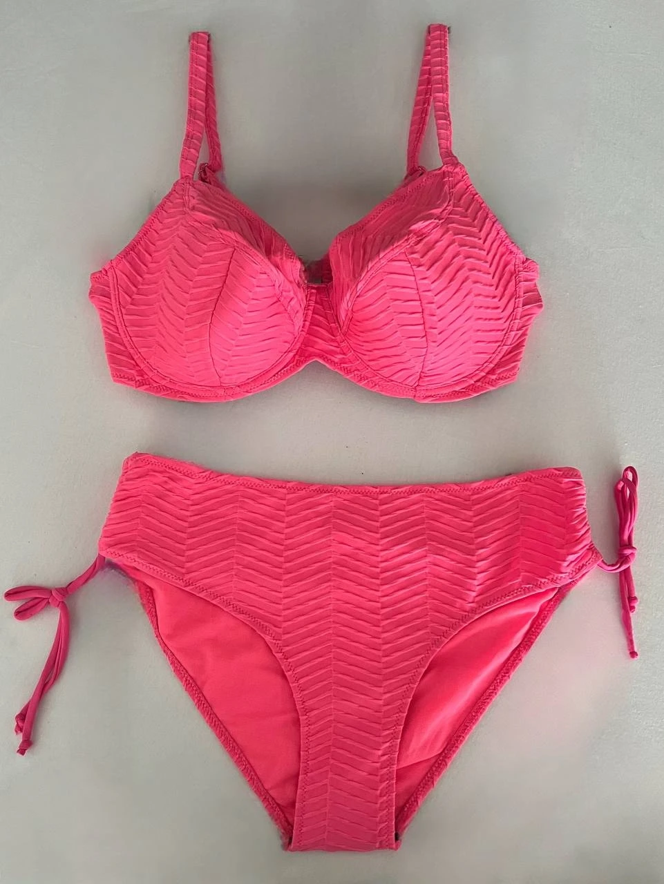 Kadın Canlı Pembe Desenli Büyük Beden Astarlı Bikini Takım HZL25S-LC4004