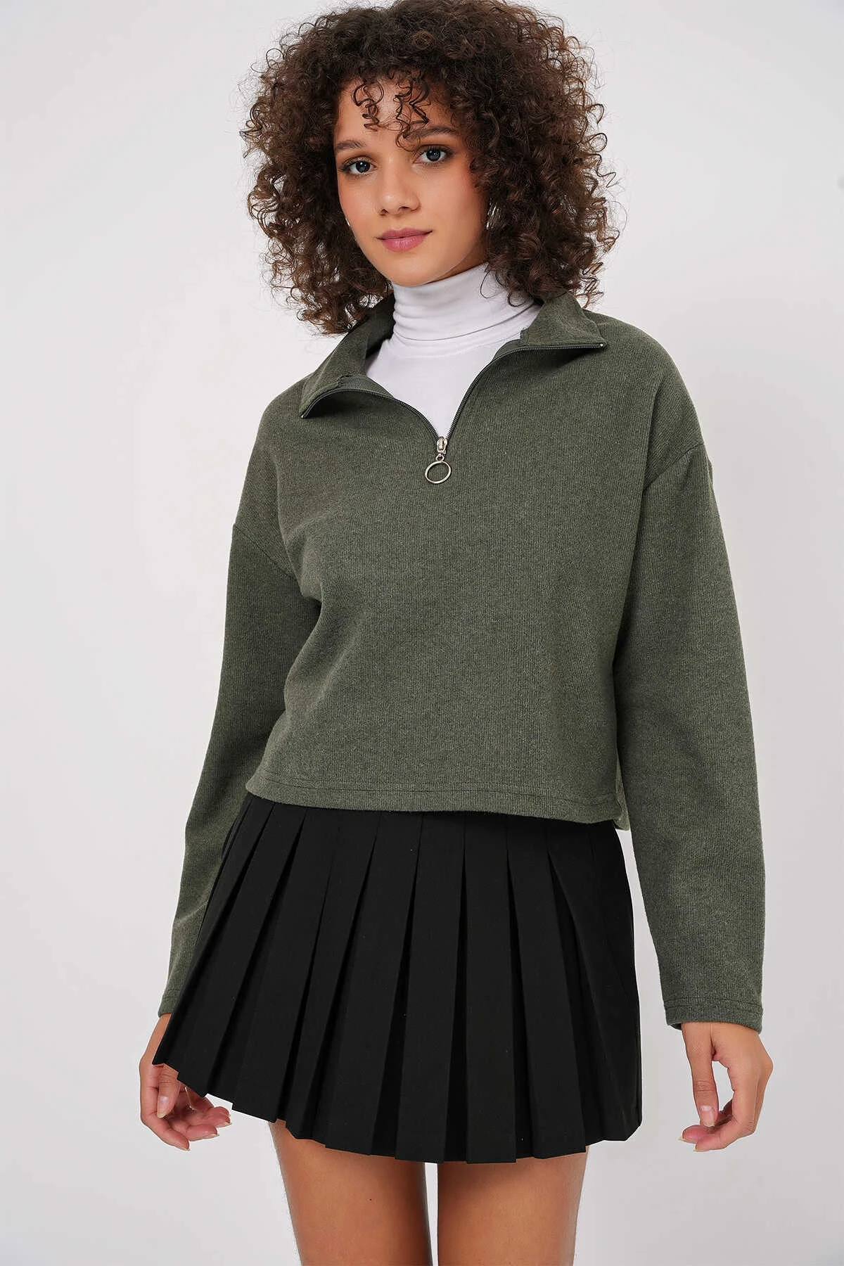Kadın Haki Yakası Fermuarlı Örme Sweatshirt HZL25W-BD1554491