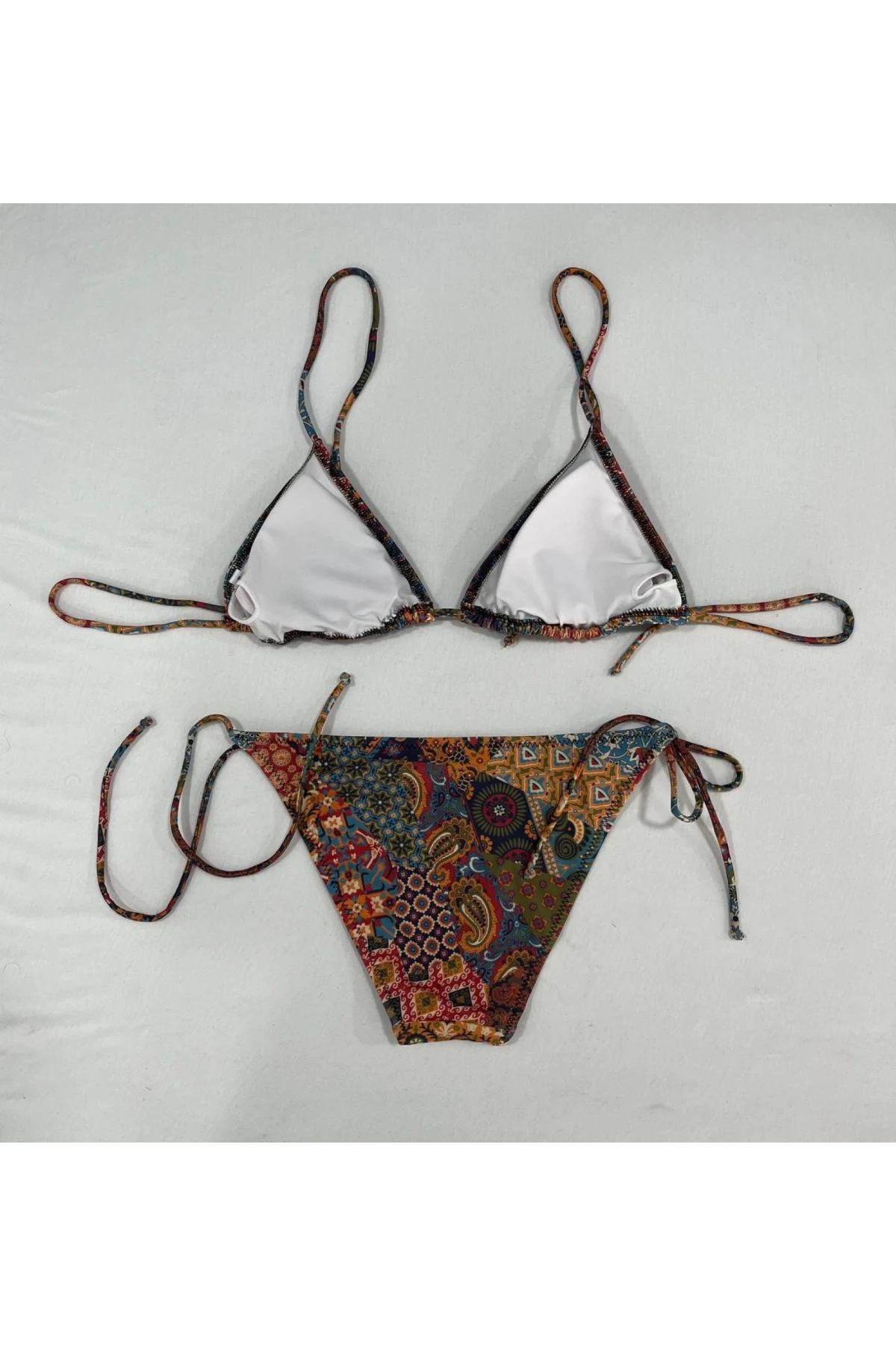 Kadın Kahverengi Etnik Desen Boyundan İp Bağlamalı Üçgen Bikini Takımı HZL25S-LC5005