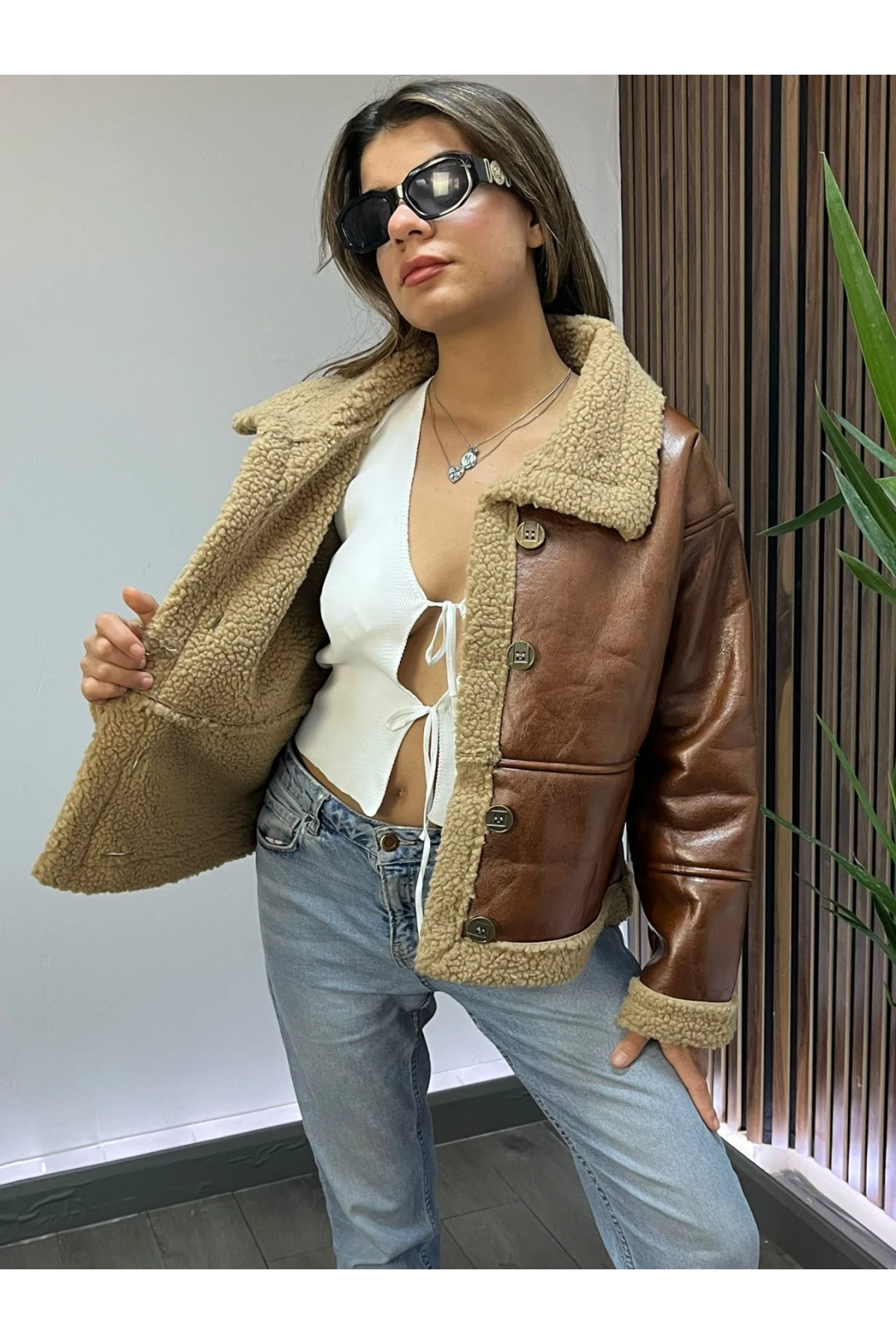 Kadın Kahverengi İçi Suni Kürklü Önden Düğmeli Suni Deri Mont HZL23W-BRC129311